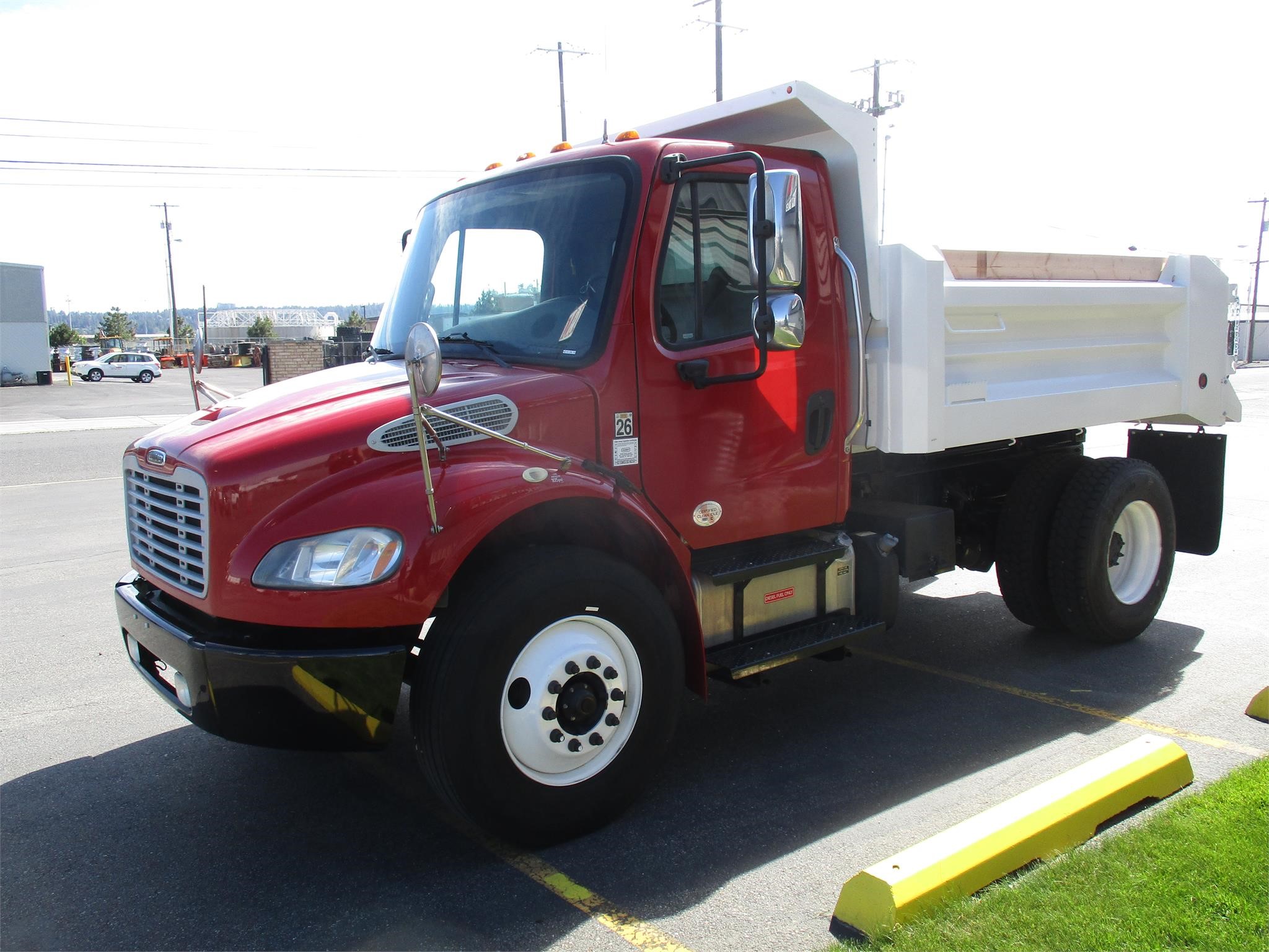 2016 FREIGHTLINER BUSINESS CLASS M2 106 - image 2 of 6