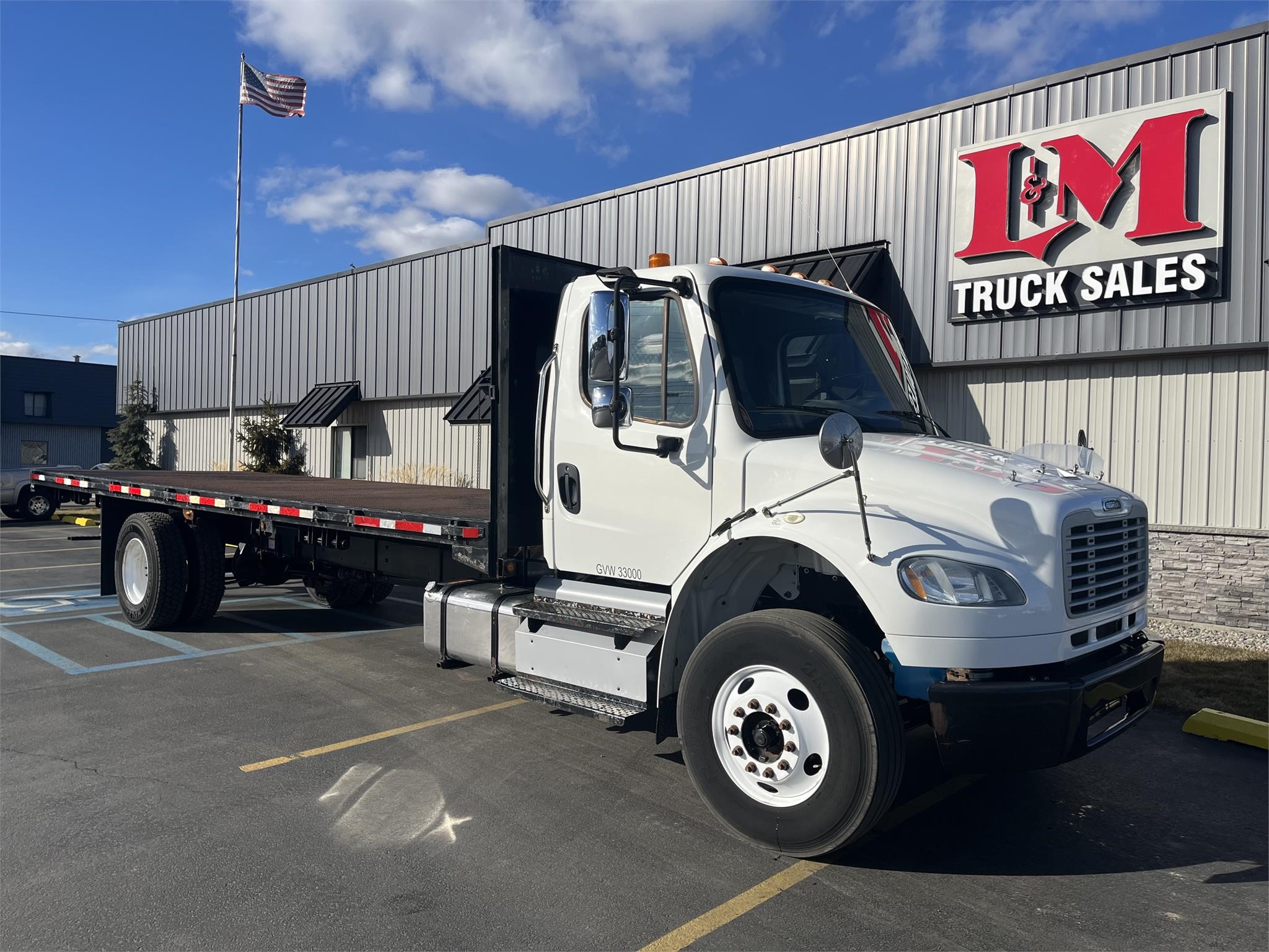 2013 FREIGHTLINER BUSINESS CLASS M2 106 - image 1 of 6