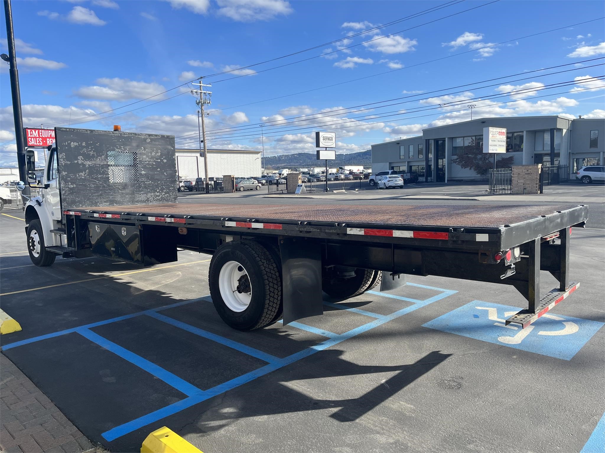 2013 FREIGHTLINER BUSINESS CLASS M2 106 - image 4 of 6