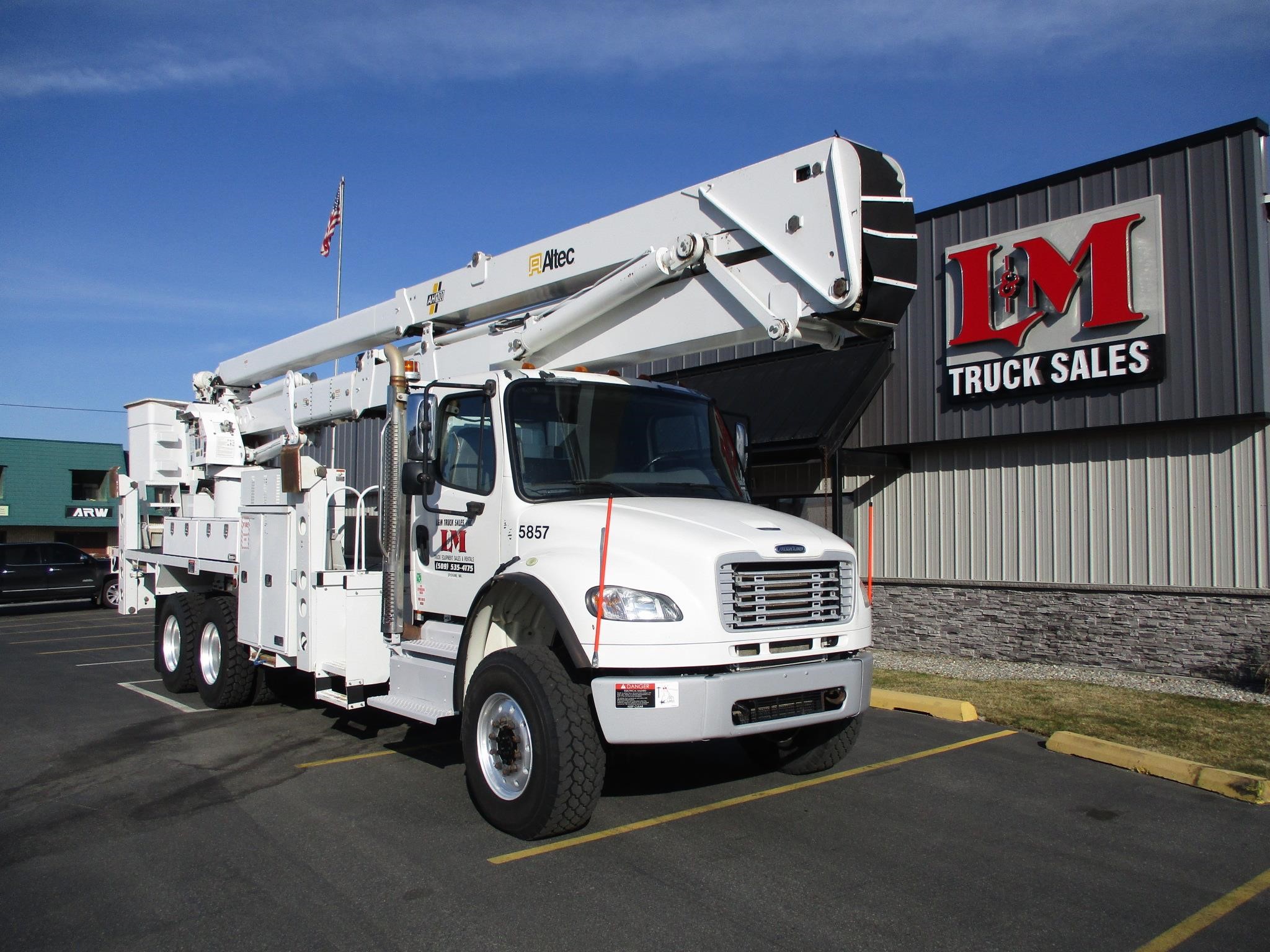 2013 ALTEC AH100 - image 1 of 6