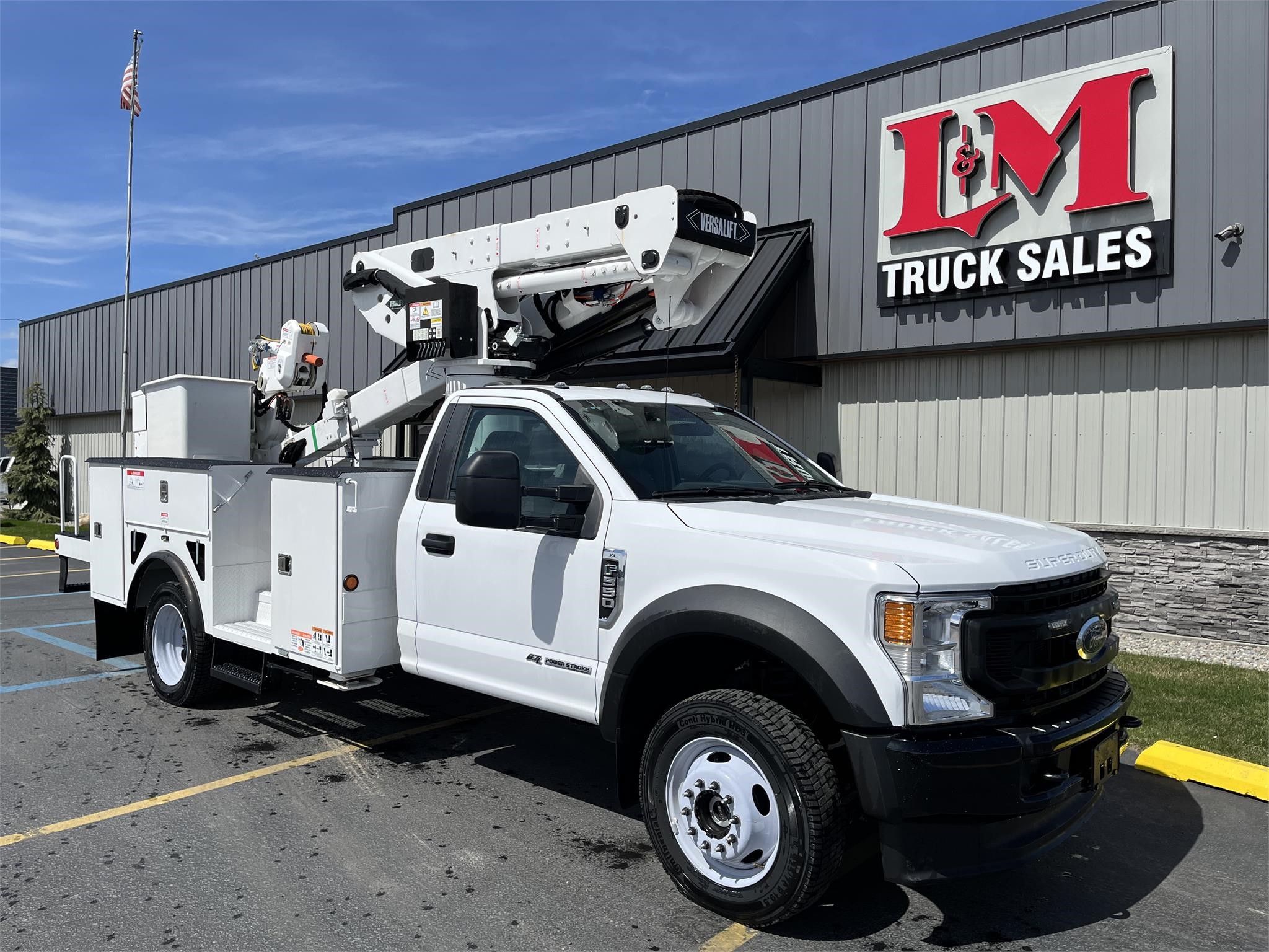 2021 VERSALIFT VST40I - image 1 of 6