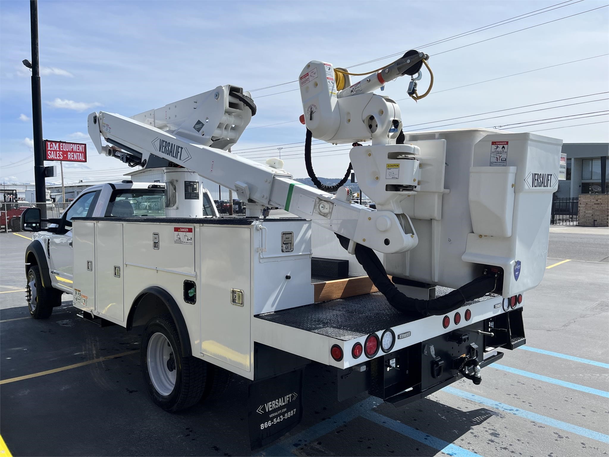 2021 VERSALIFT VST40I - image 4 of 6