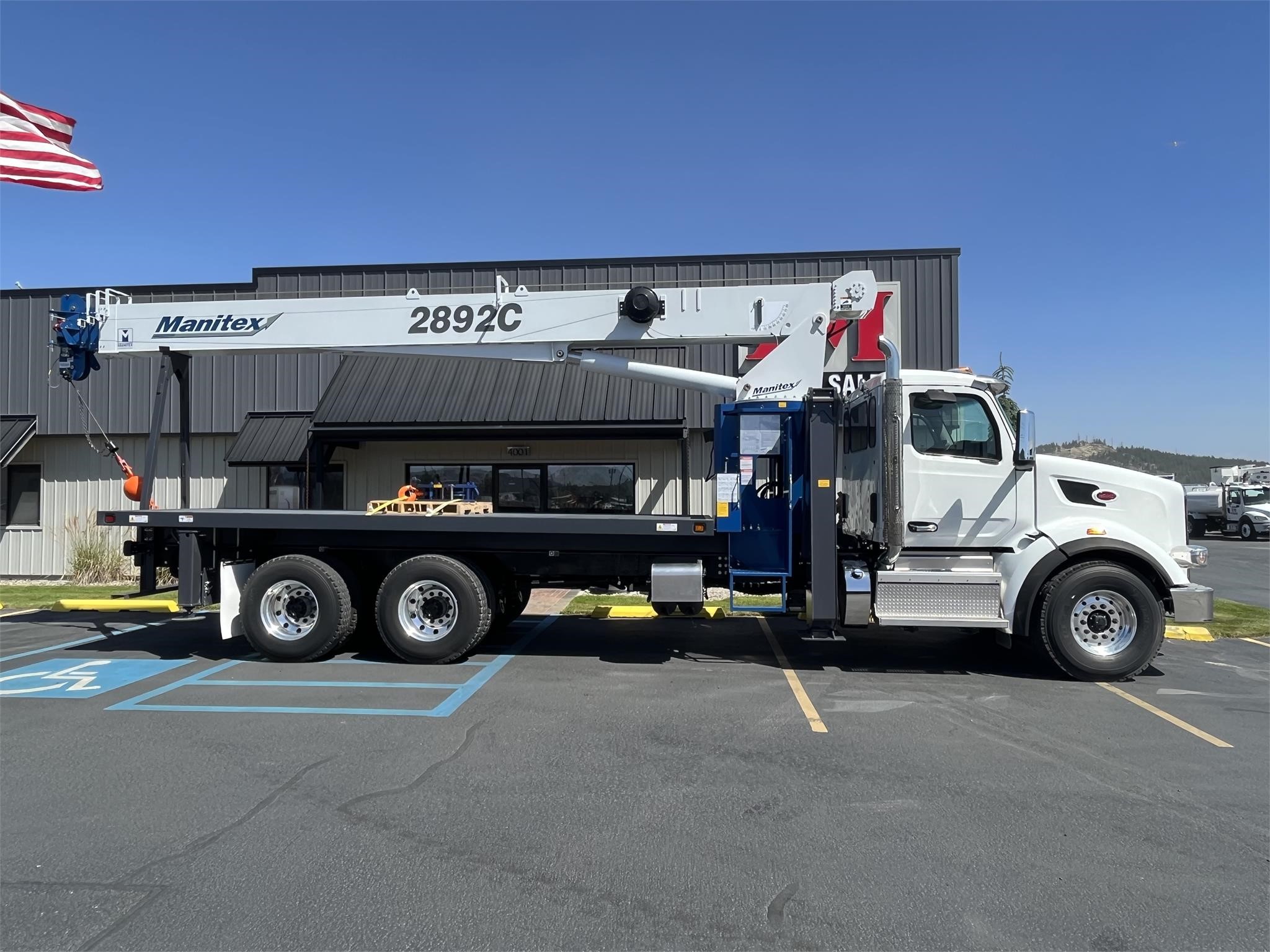 2023 MANITEX 2892C - image 2 of 6