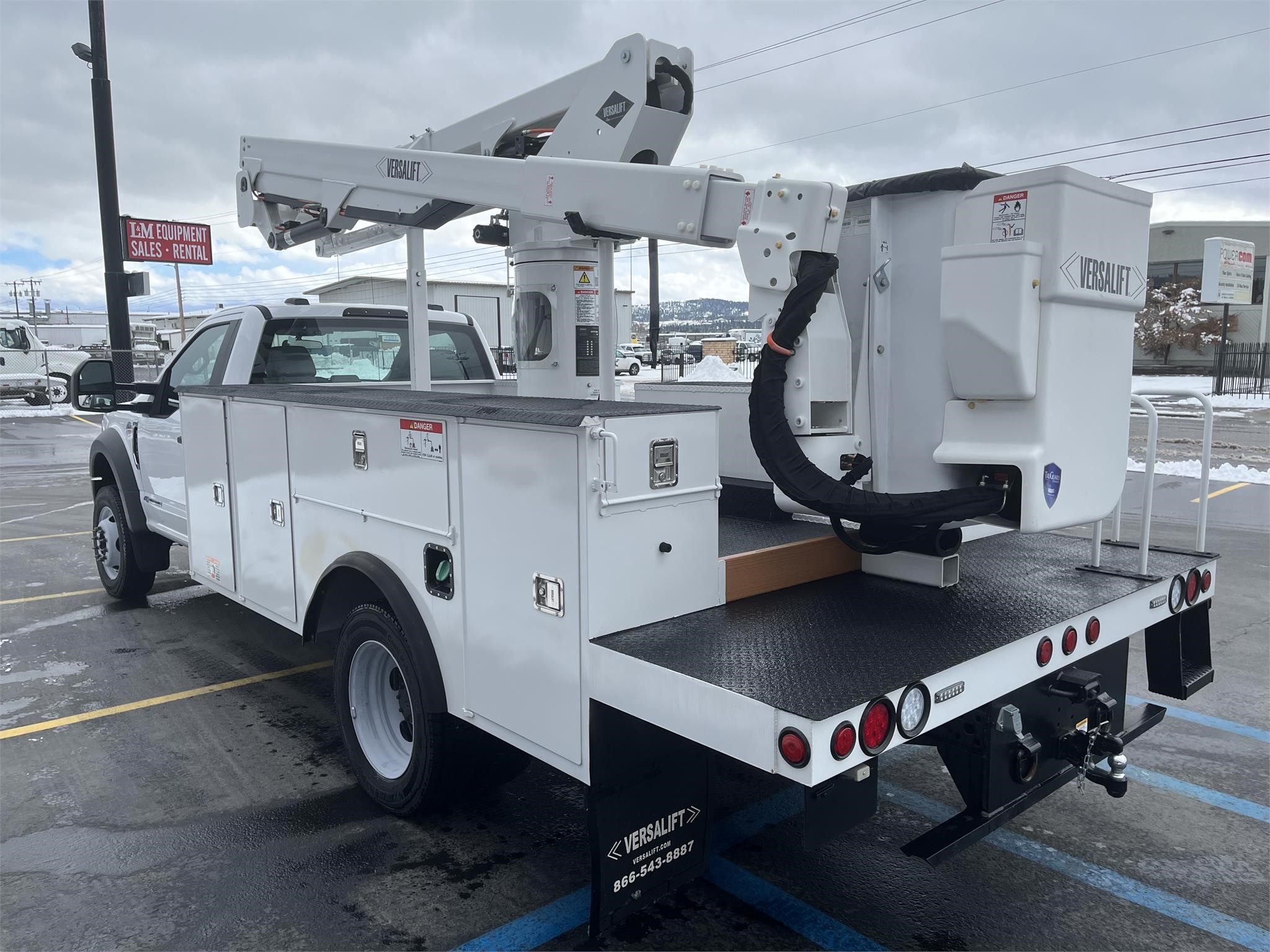 2021 VERSALIFT SST40EIH - image 4 of 6