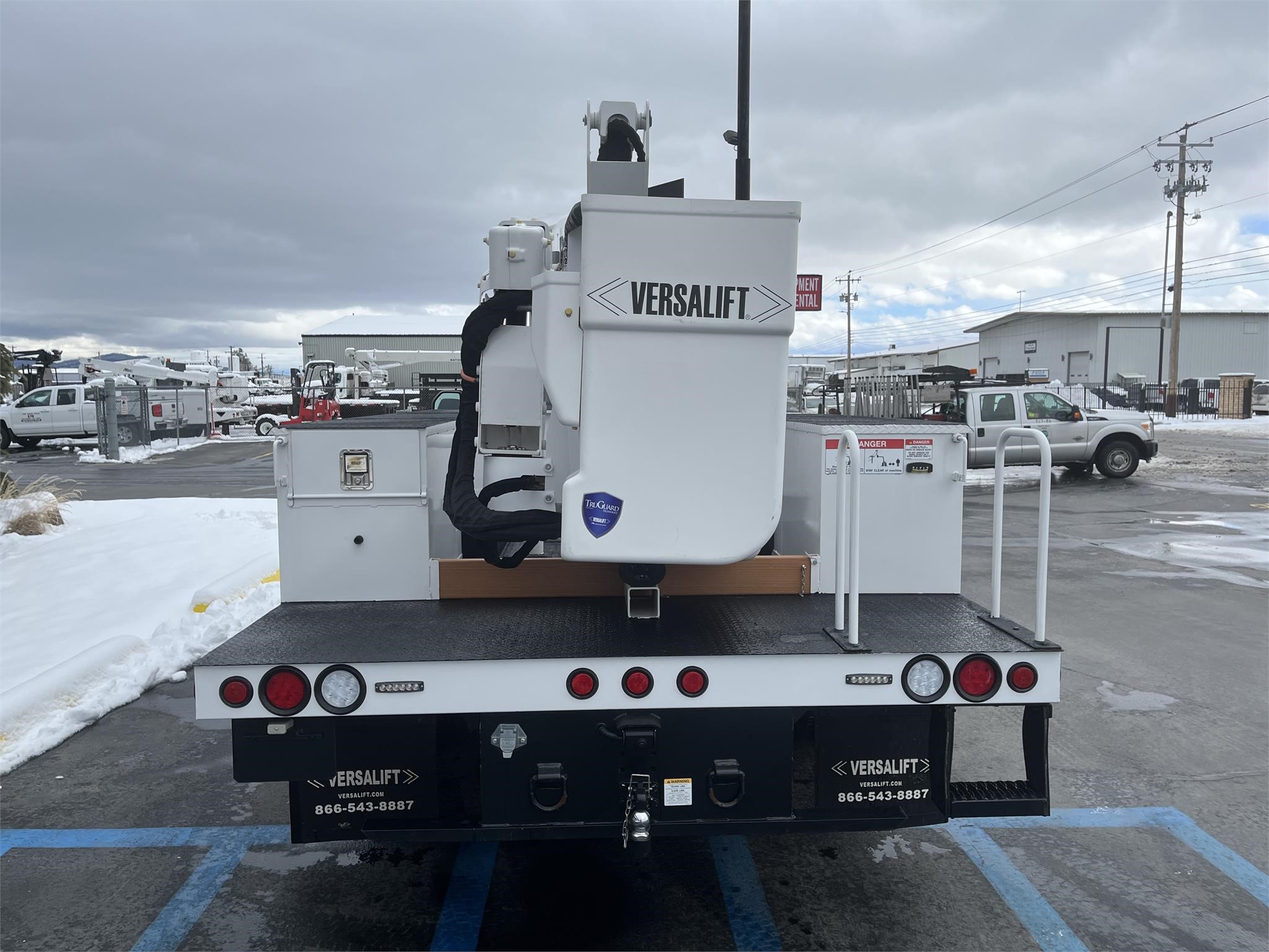 2021 VERSALIFT SST40EIH - image 5 of 6