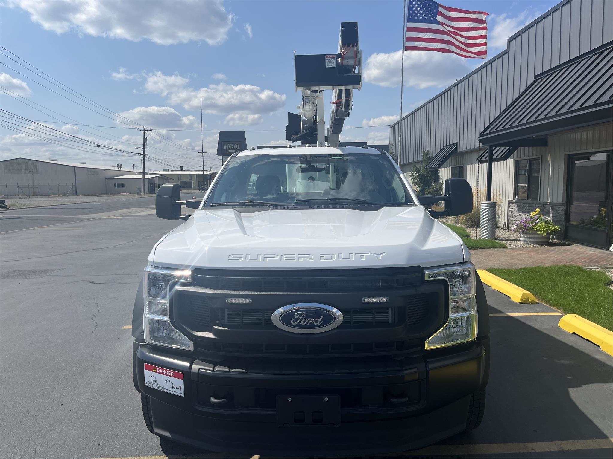 2021 VERSALIFT SST40EIH - image 2 of 6