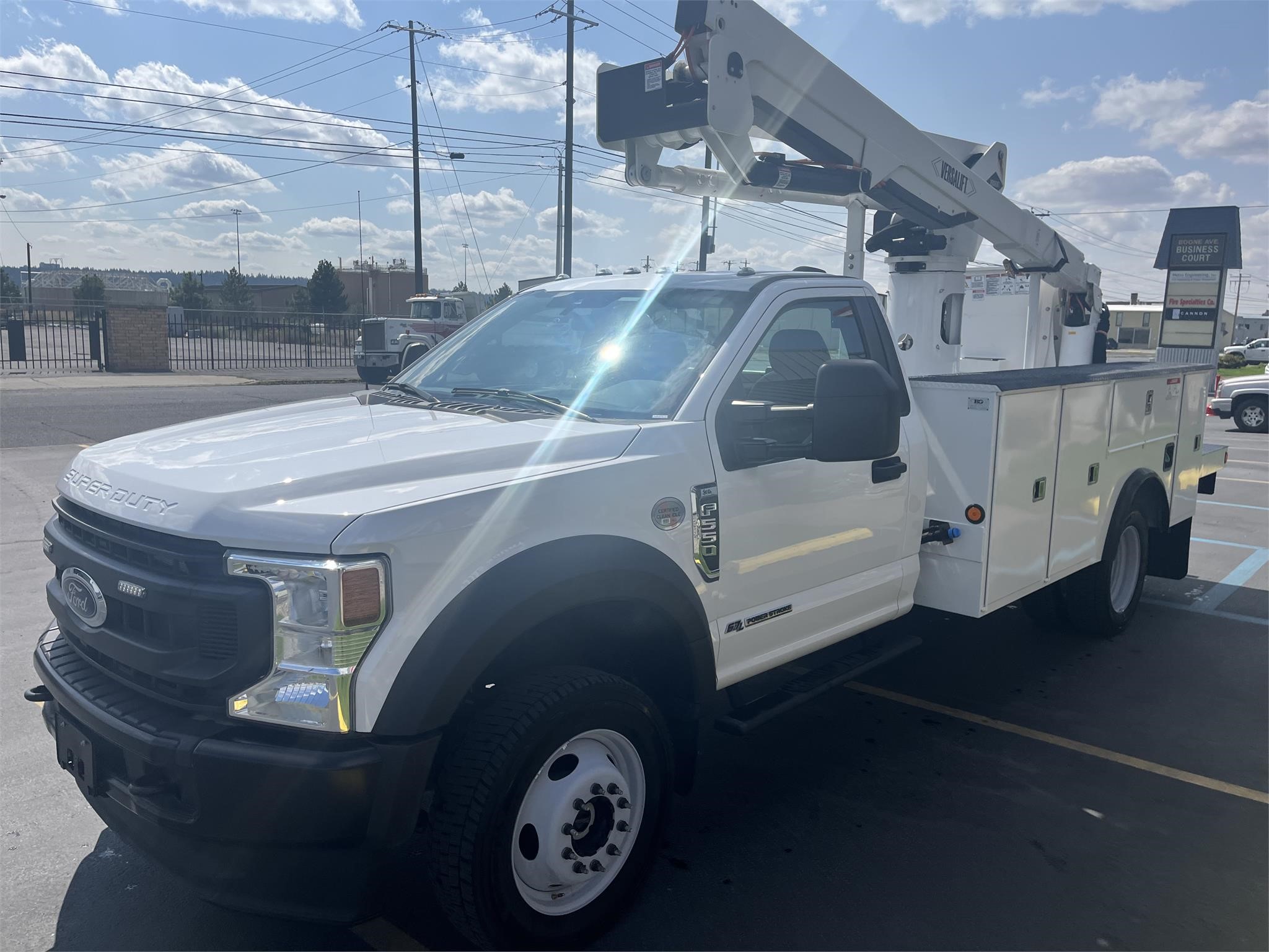 2021 VERSALIFT SST40EIH - image 3 of 6