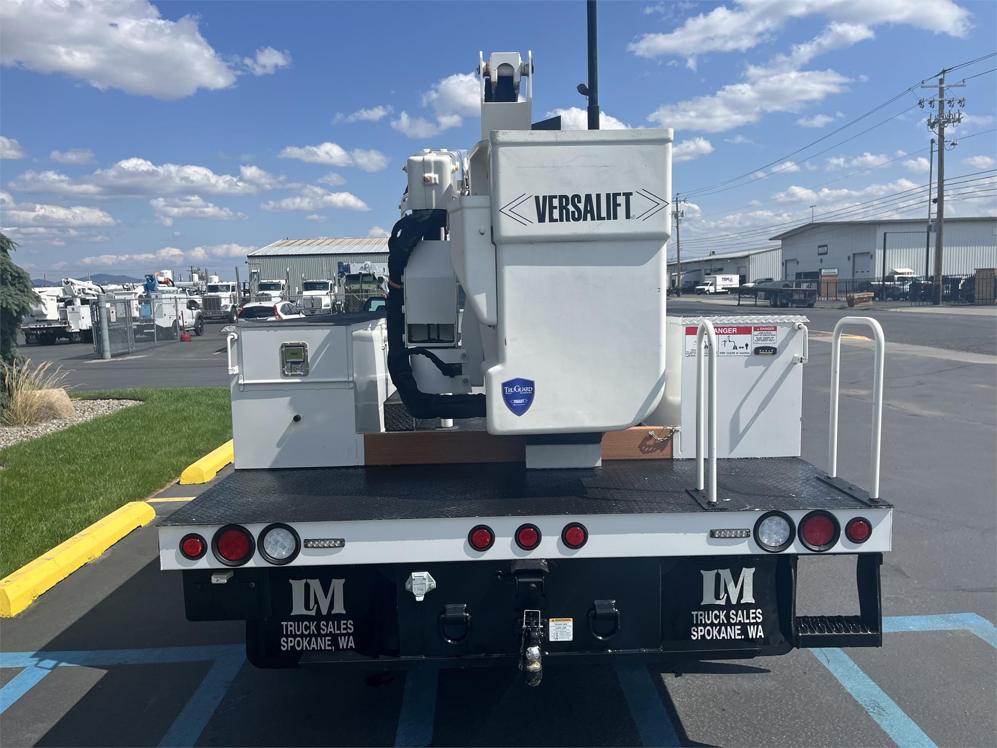 2021 VERSALIFT SST40EIH - image 5 of 6