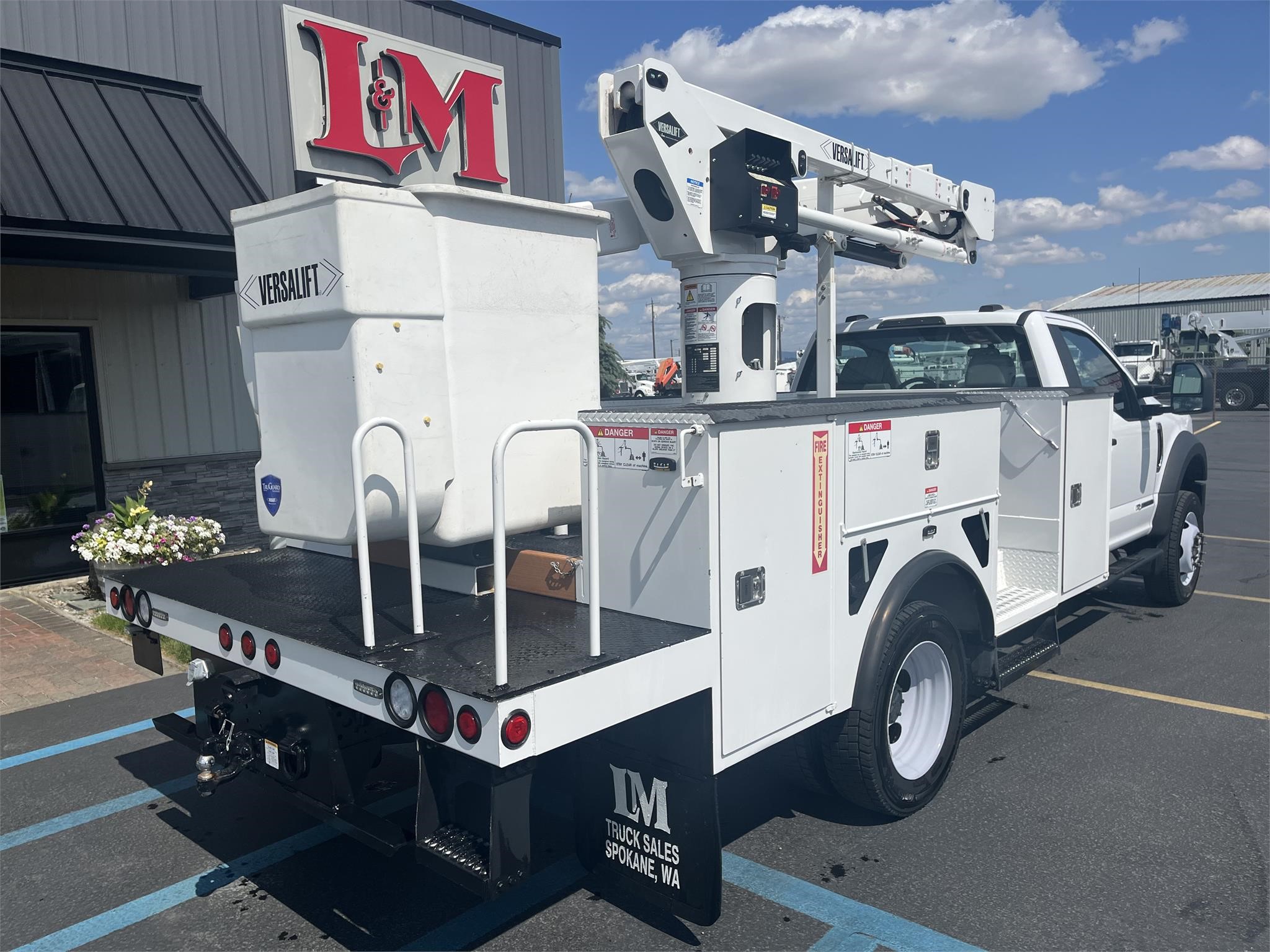 2021 VERSALIFT SST40EIH - image 6 of 6