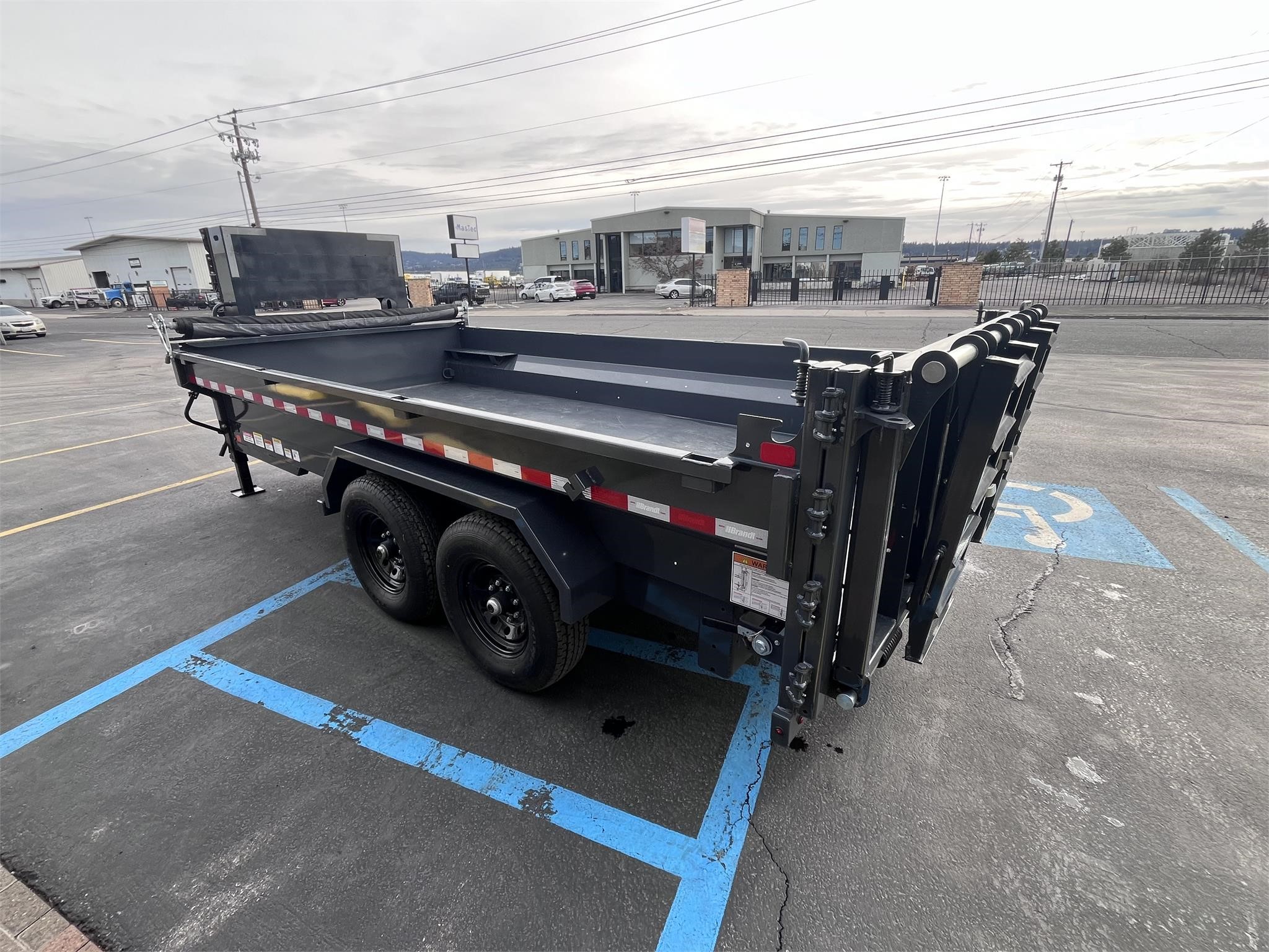 2024 BRANDT UGD816 PREMIUM - image 4 of 6