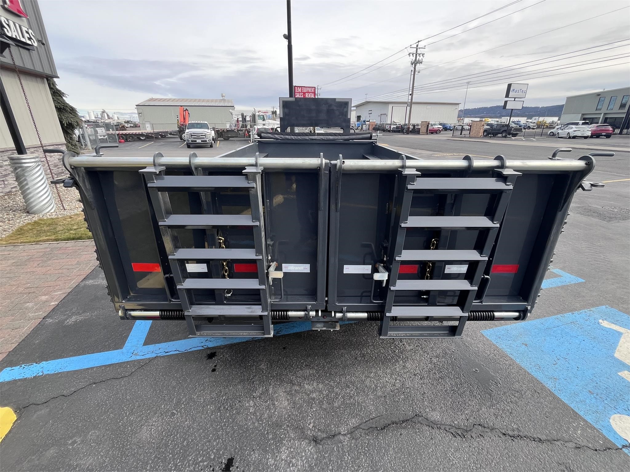 2024 BRANDT UGD816 PREMIUM - image 5 of 6