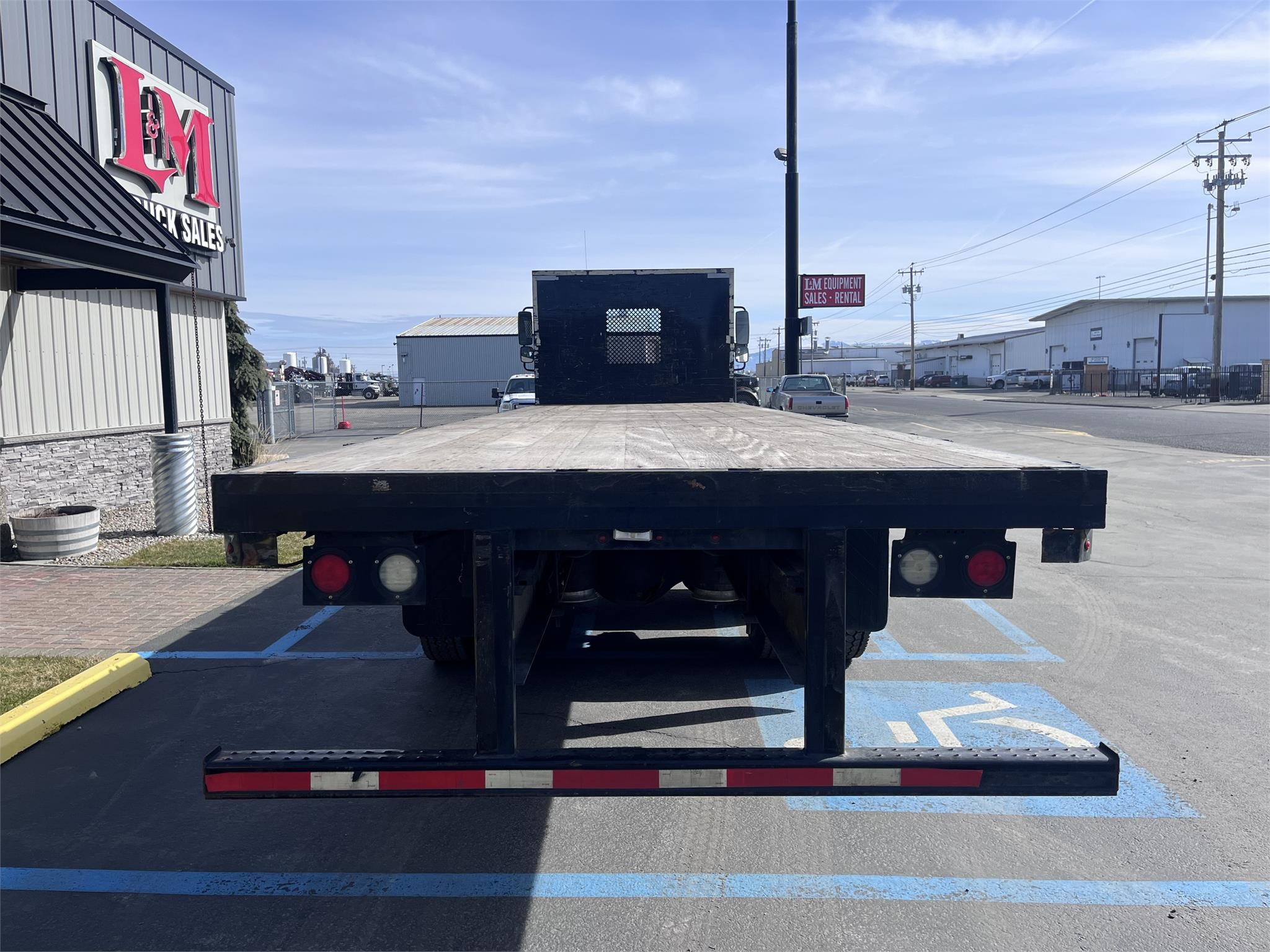 2017 FREIGHTLINER BUSINESS CLASS M2 106 - image 5 of 6