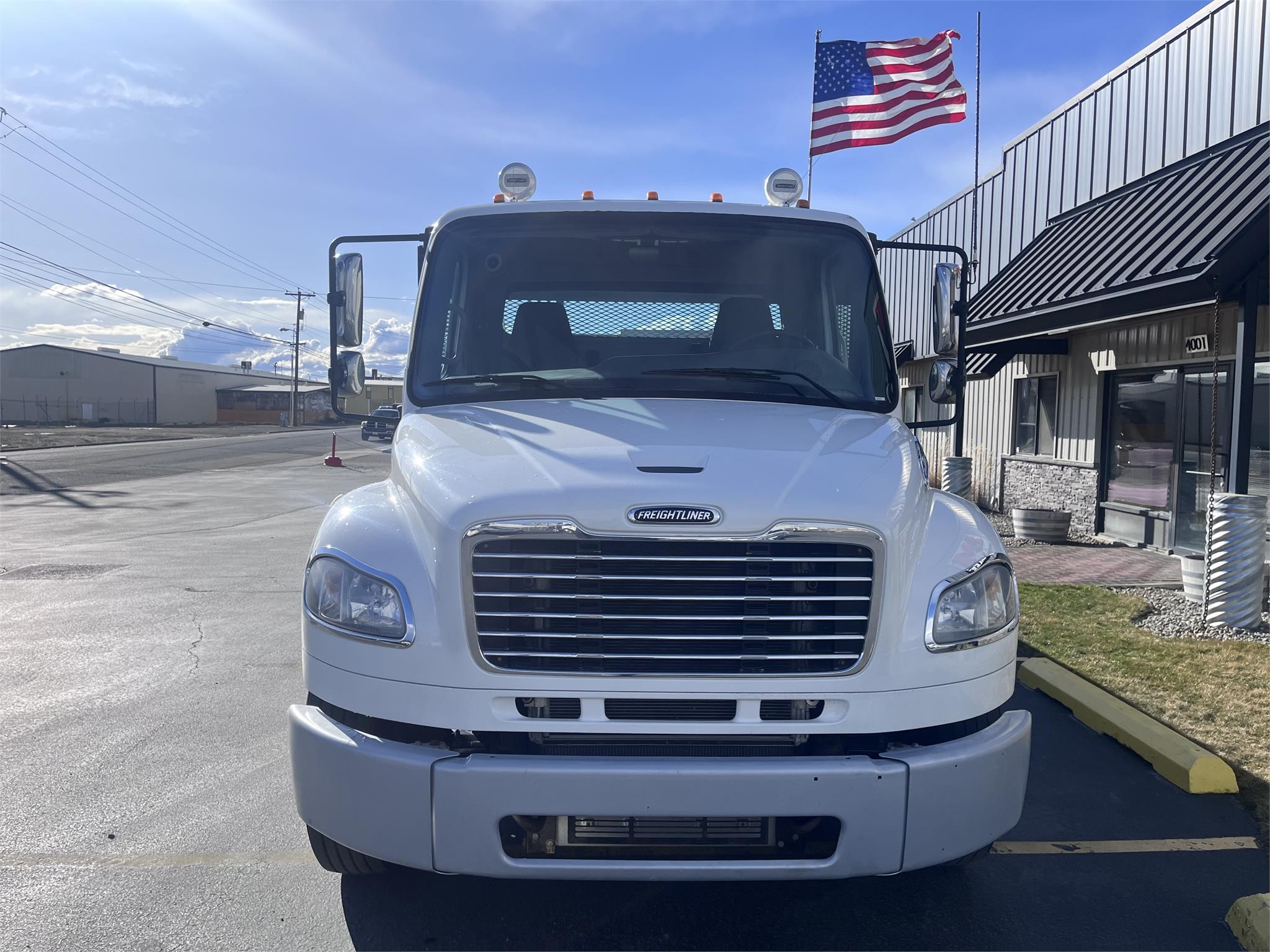 2012 FREIGHTLINER BUSINESS CLASS M2 112 - image 2 of 6