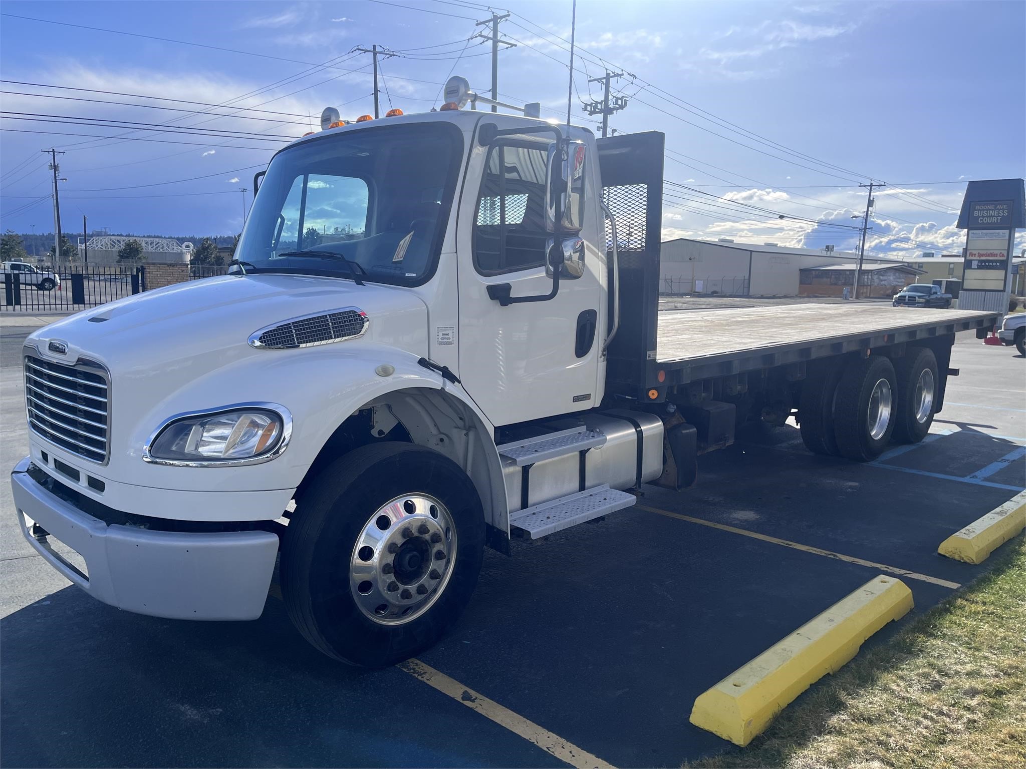 2012 FREIGHTLINER BUSINESS CLASS M2 112 - image 3 of 6