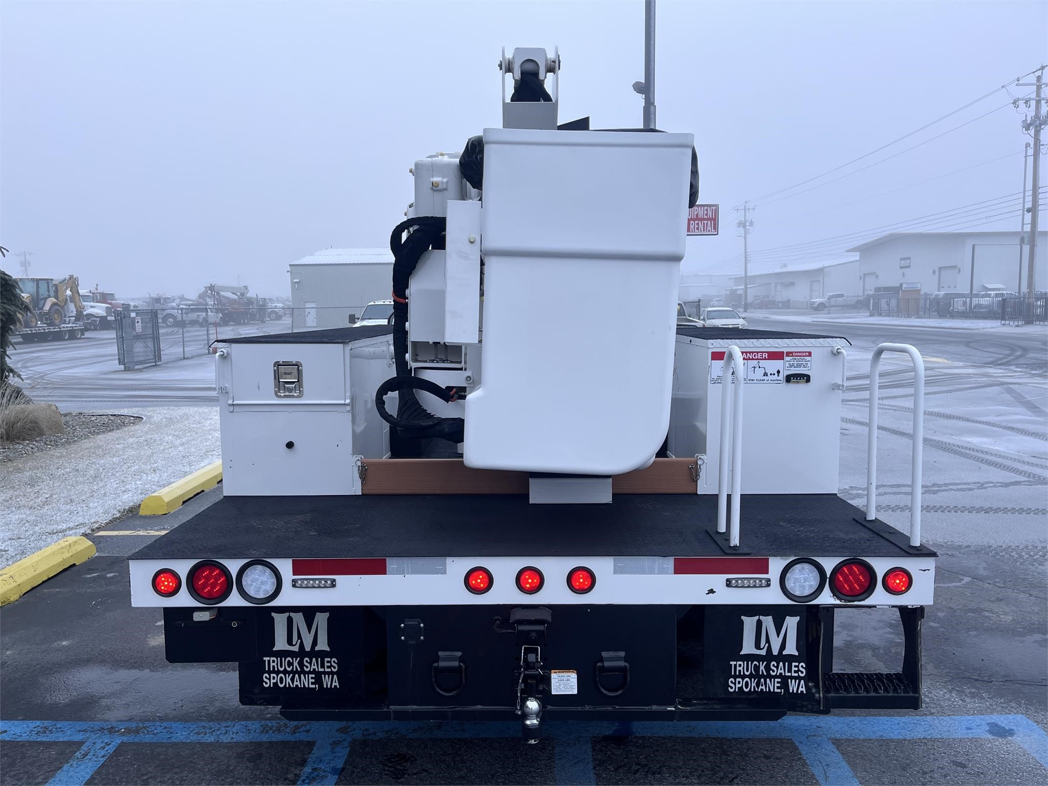 2022 VERSALIFT SST40EIH - image 5 of 6