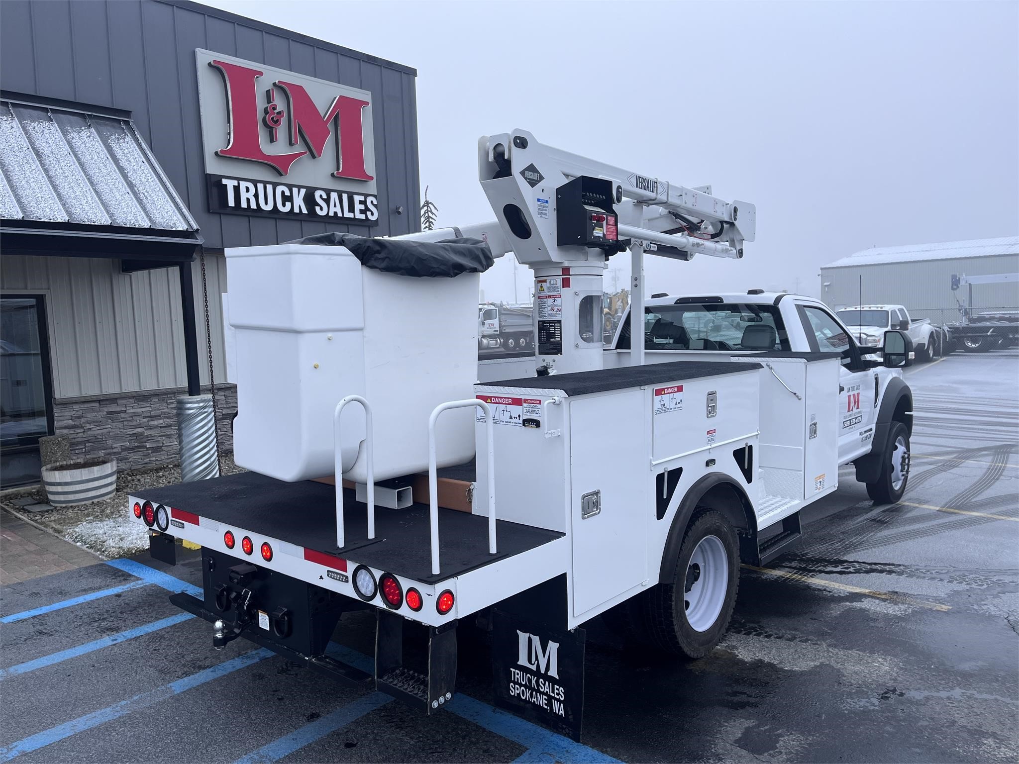 2022 VERSALIFT SST40EIH - image 6 of 6