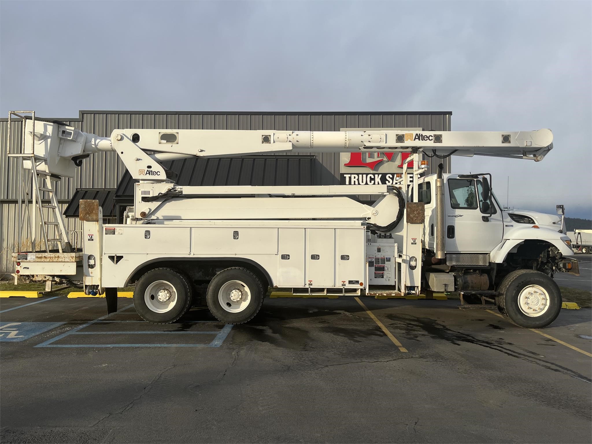 2012 ALTEC AM900-E100 - image 6 of 6
