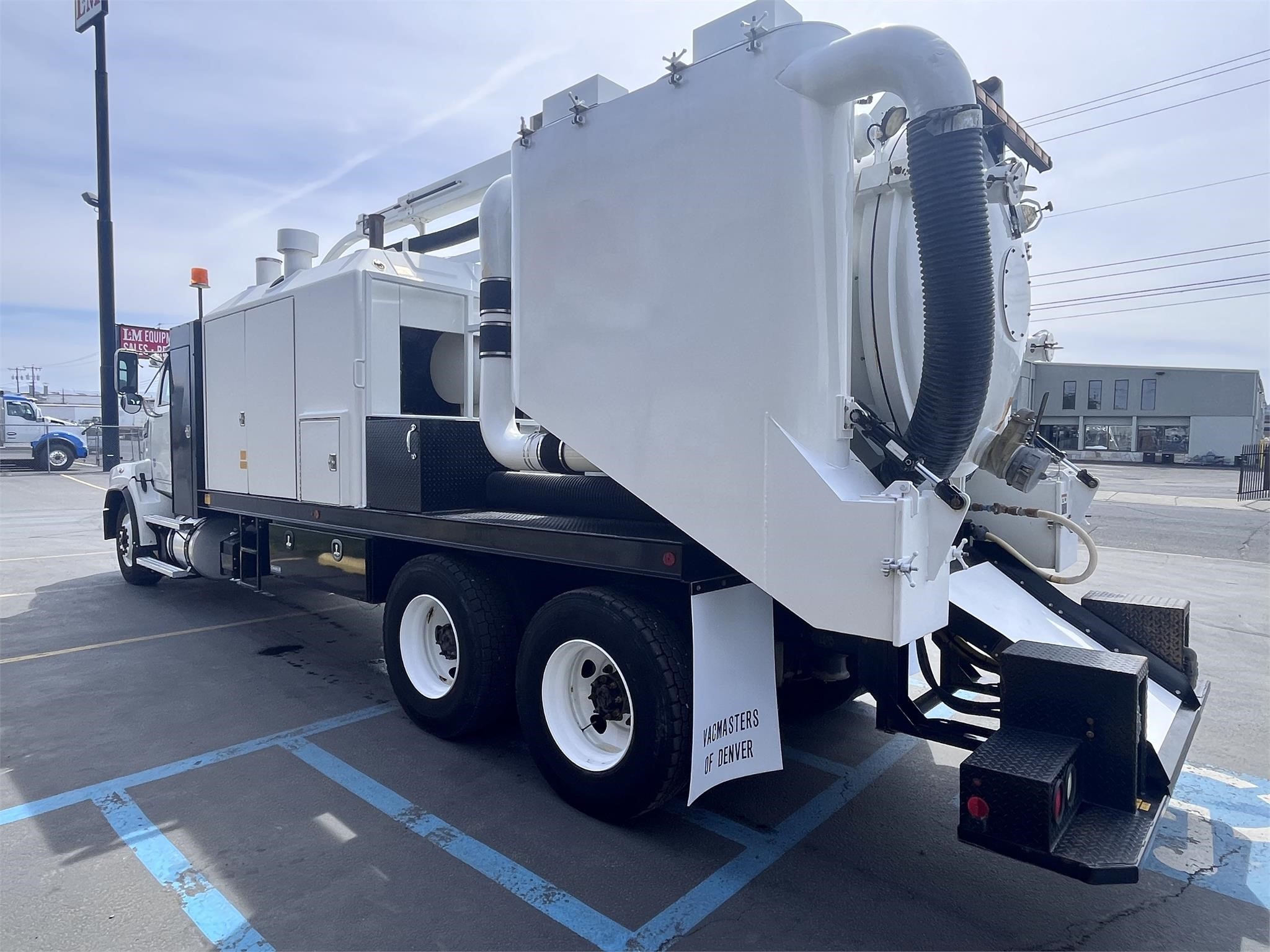 2019 WESTERN STAR 4700 - image 5 of 6