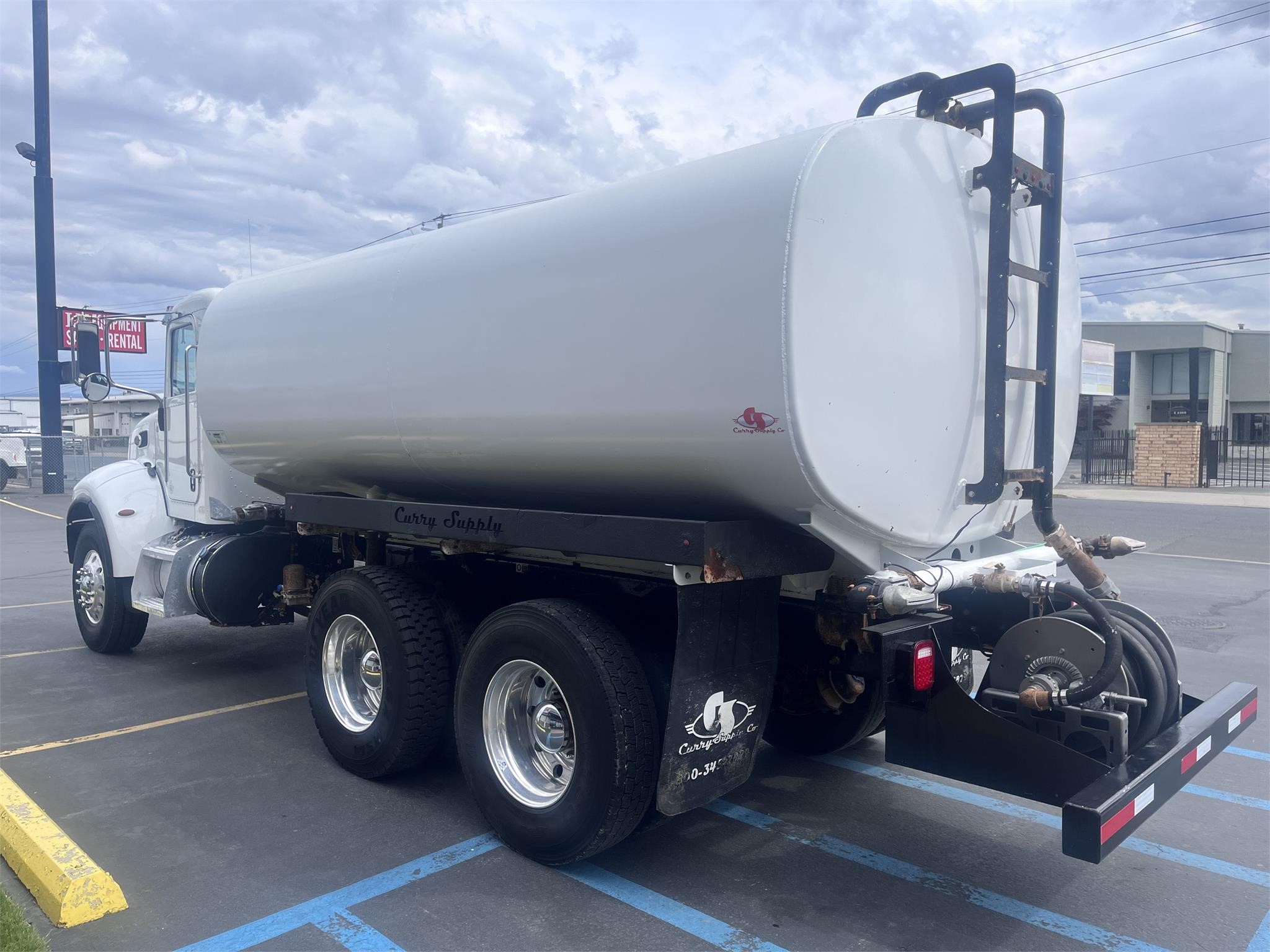 2019 PETERBILT 348 - image 4 of 6
