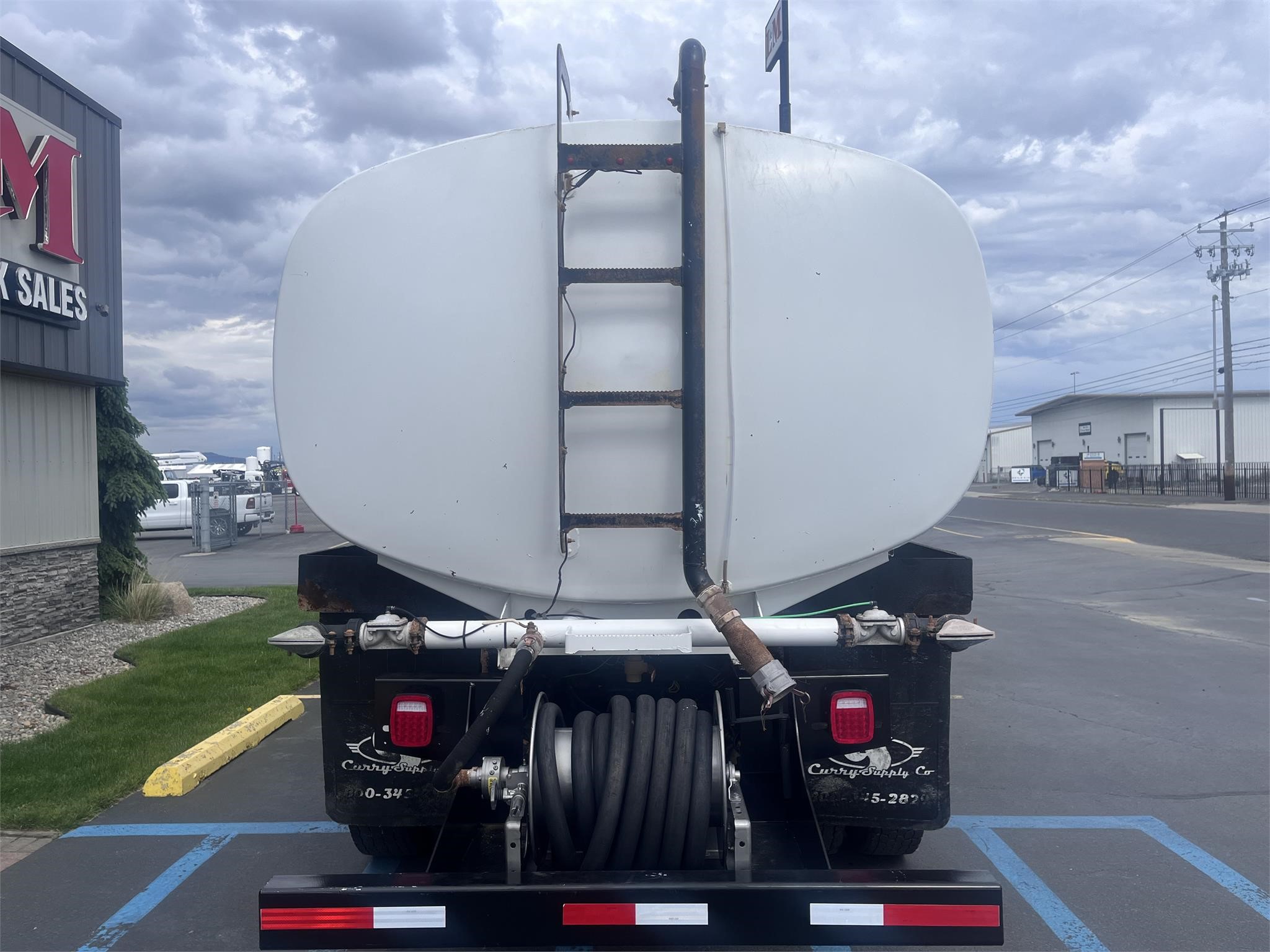 2019 PETERBILT 348 - image 5 of 6