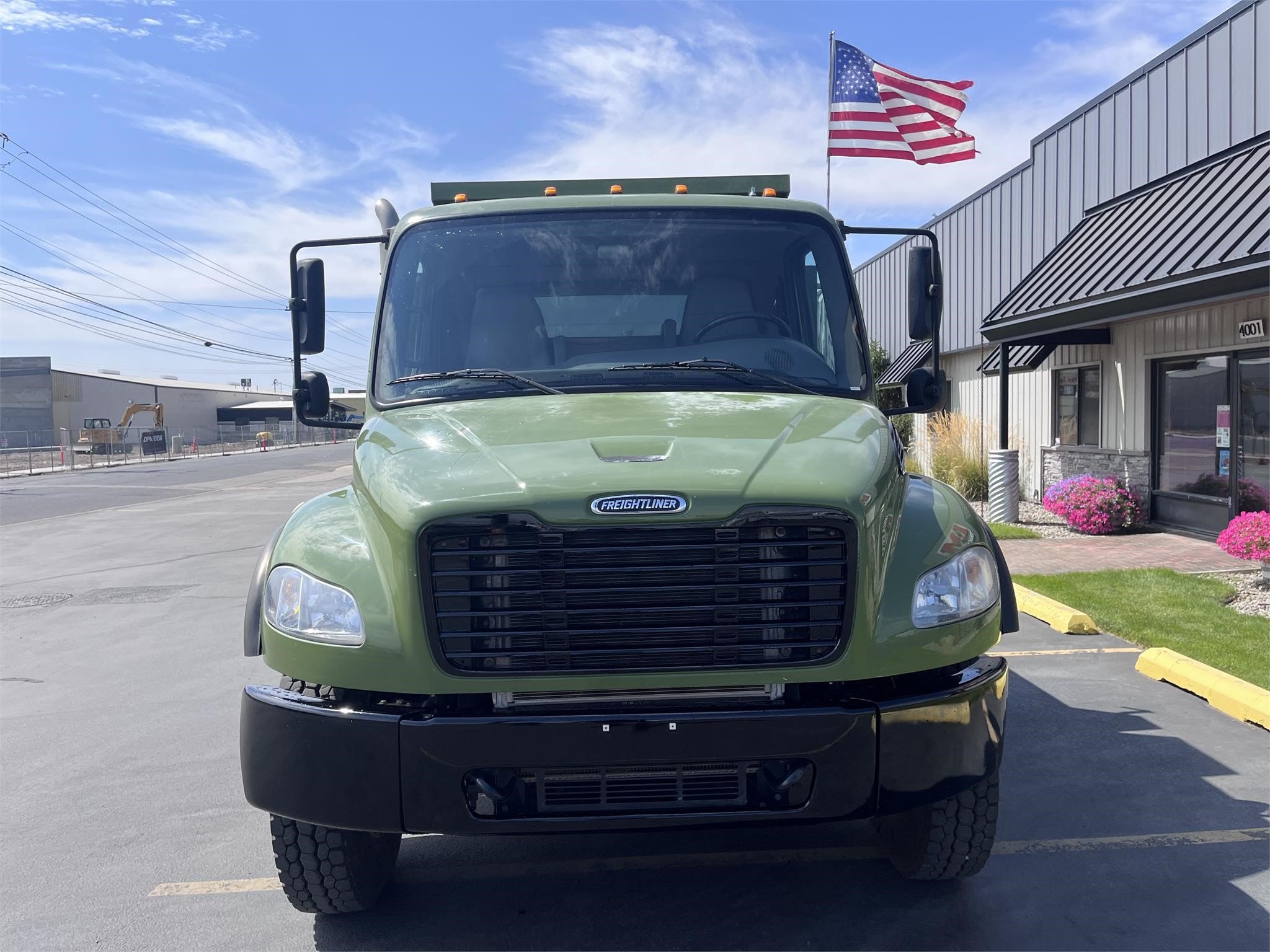 2015 FREIGHTLINER BUSINESS CLASS M2 106 - image 2 of 6