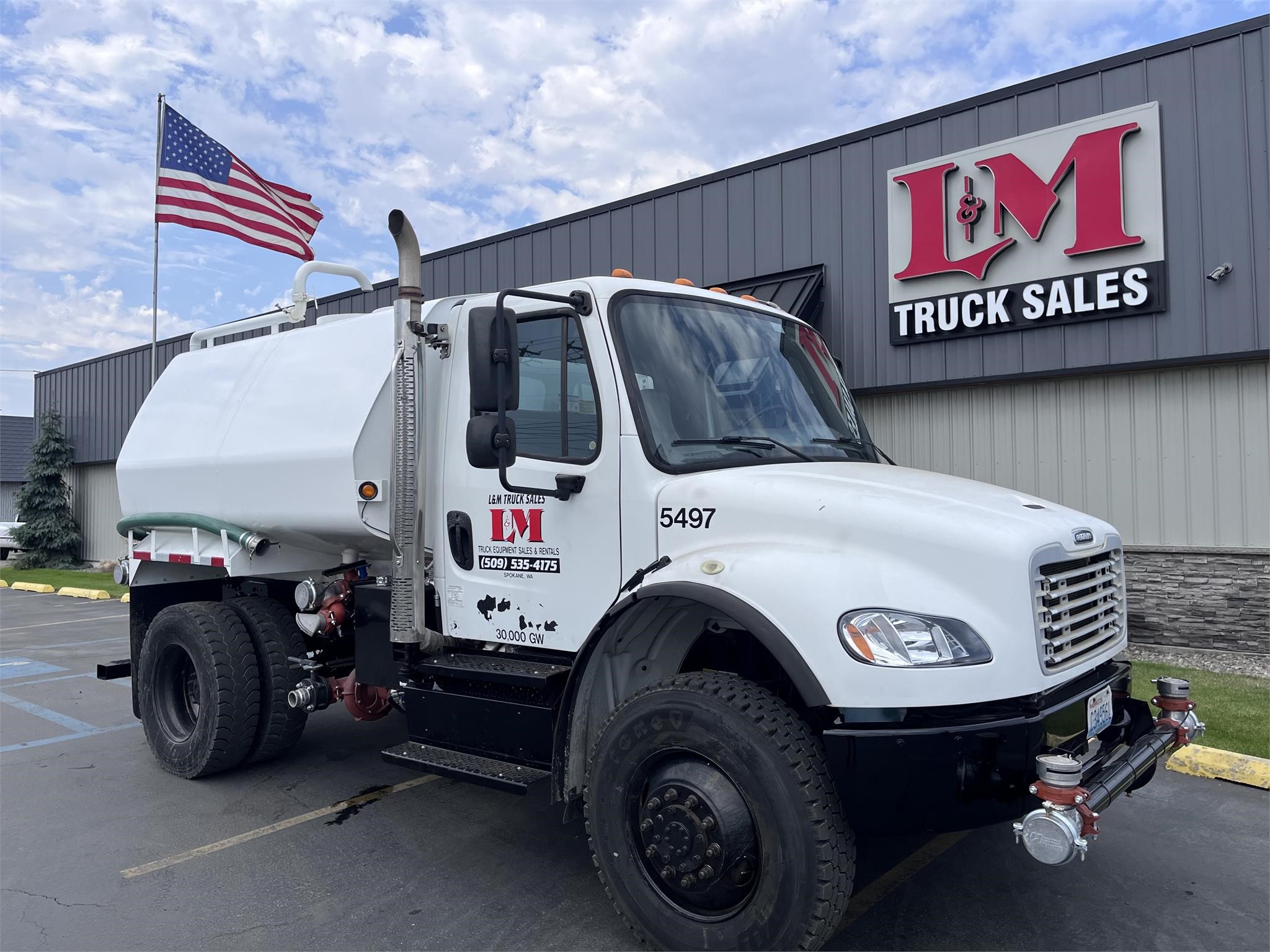 2013 FREIGHTLINER BUSINESS CLASS M2 106 - image 2 of 6