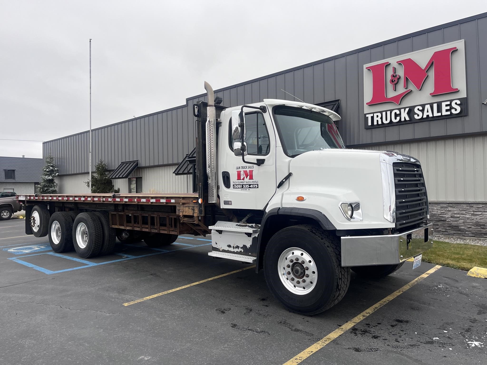 2014 FREIGHTLINER 108SD - image 1 of 6