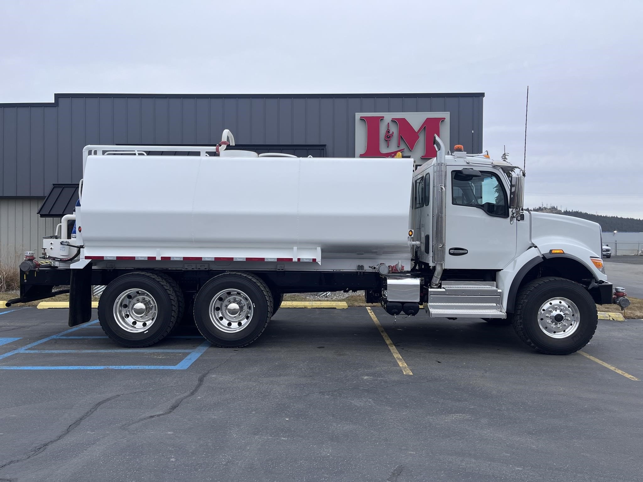 2025 KENWORTH T480 - image 2 of 6