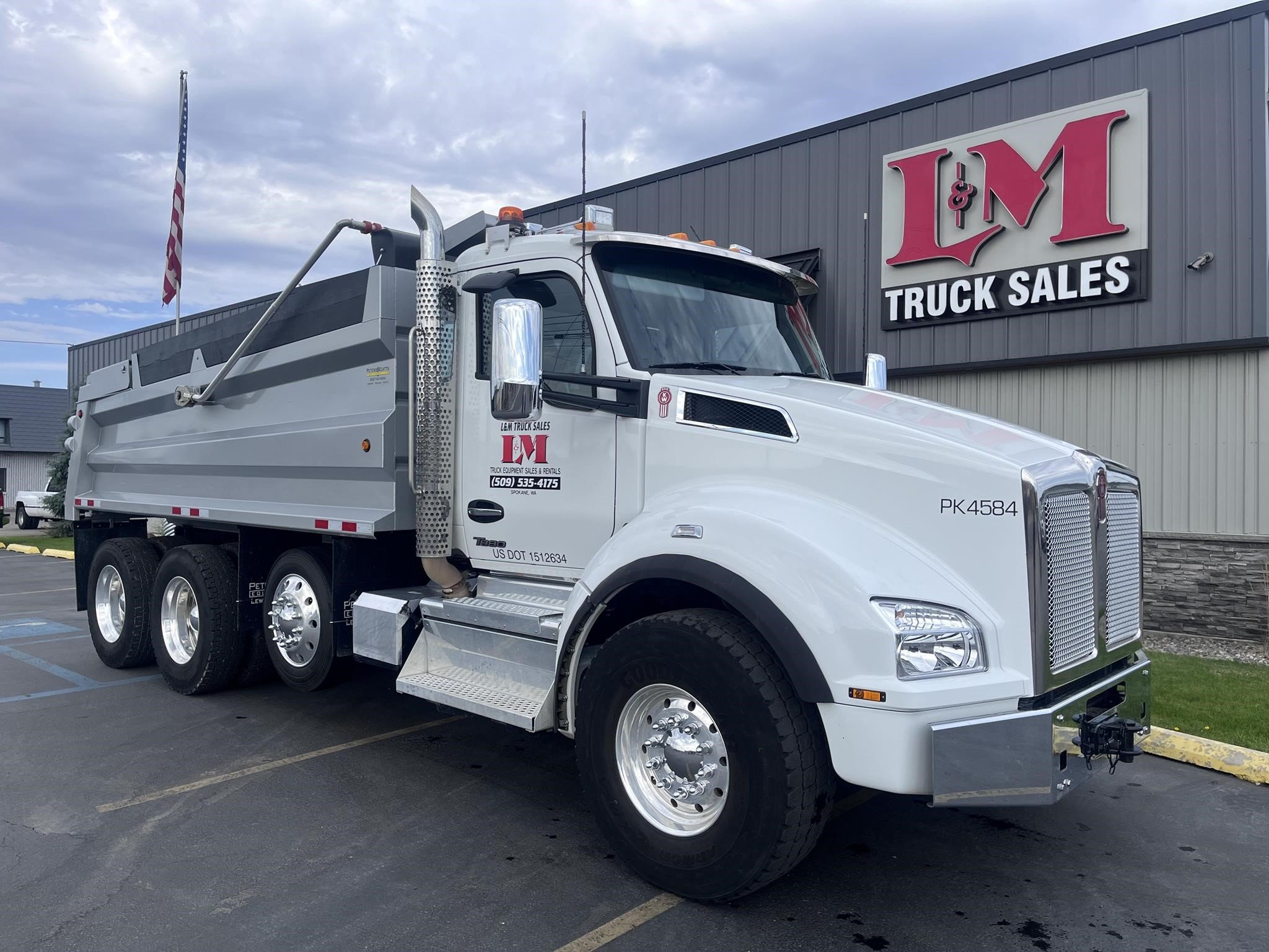 2024 KENWORTH T880 - image 1 of 6
