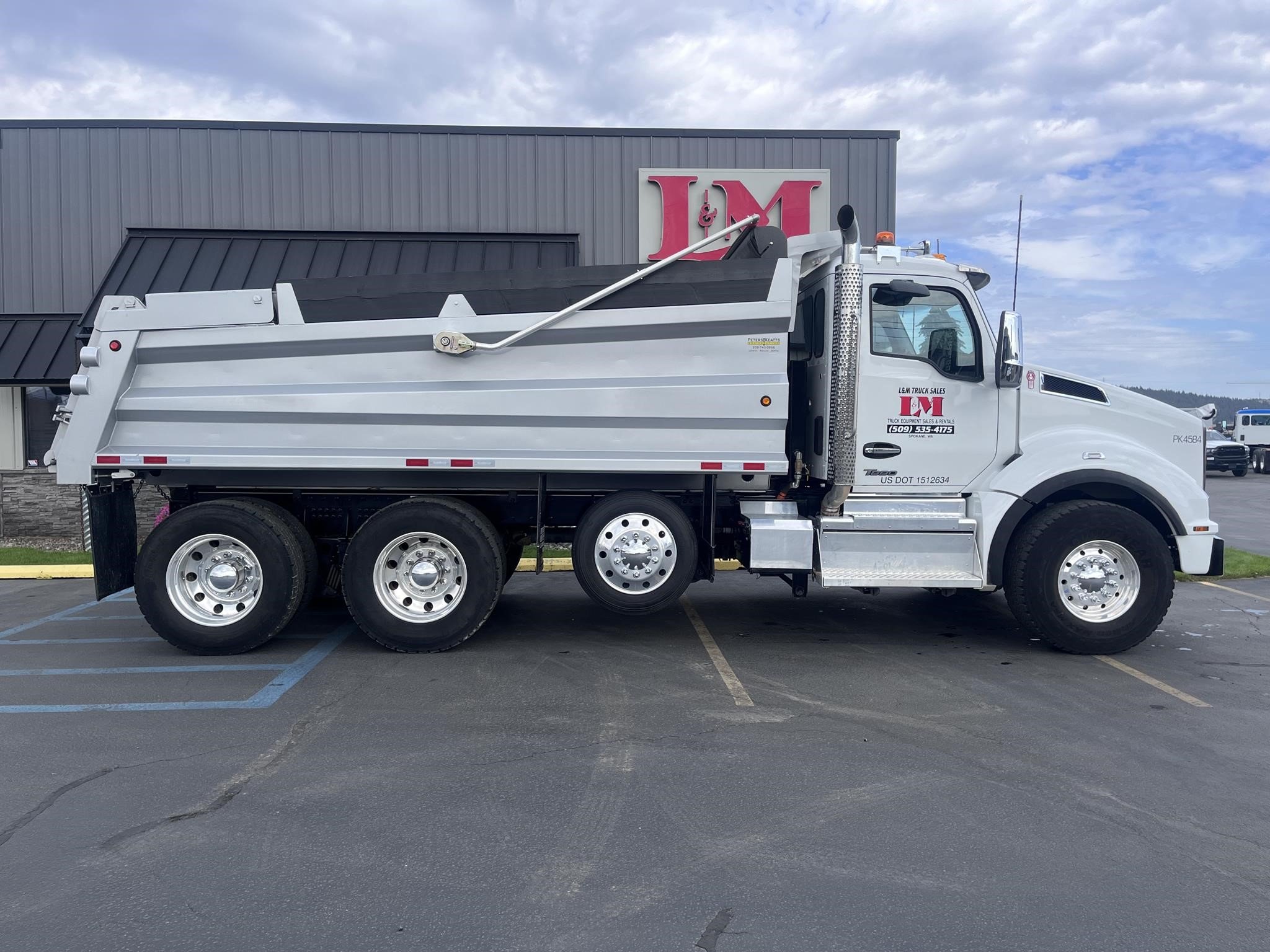 2024 KENWORTH T880 - image 2 of 6