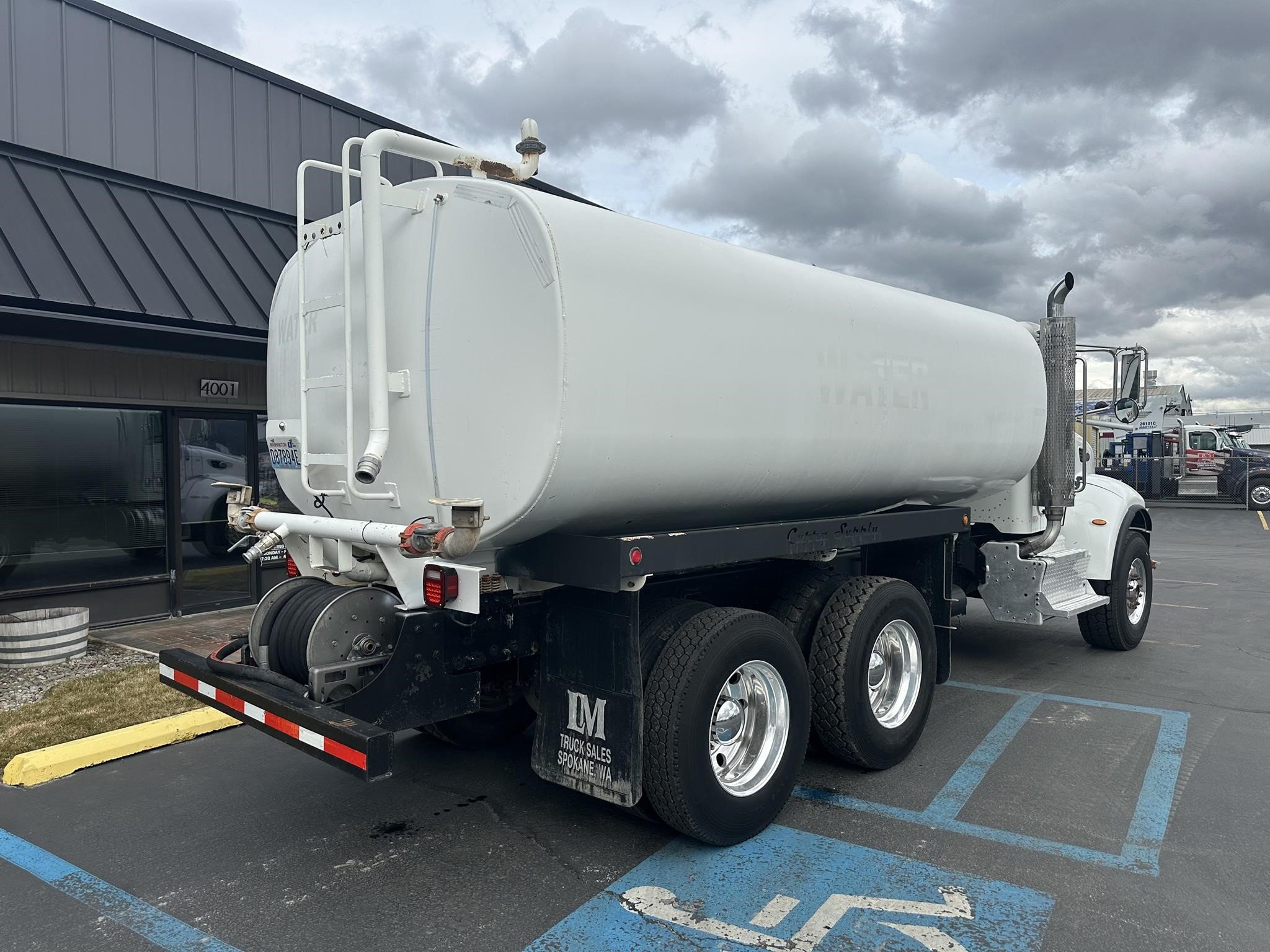 2013 PETERBILT 348 - image 2 of 5