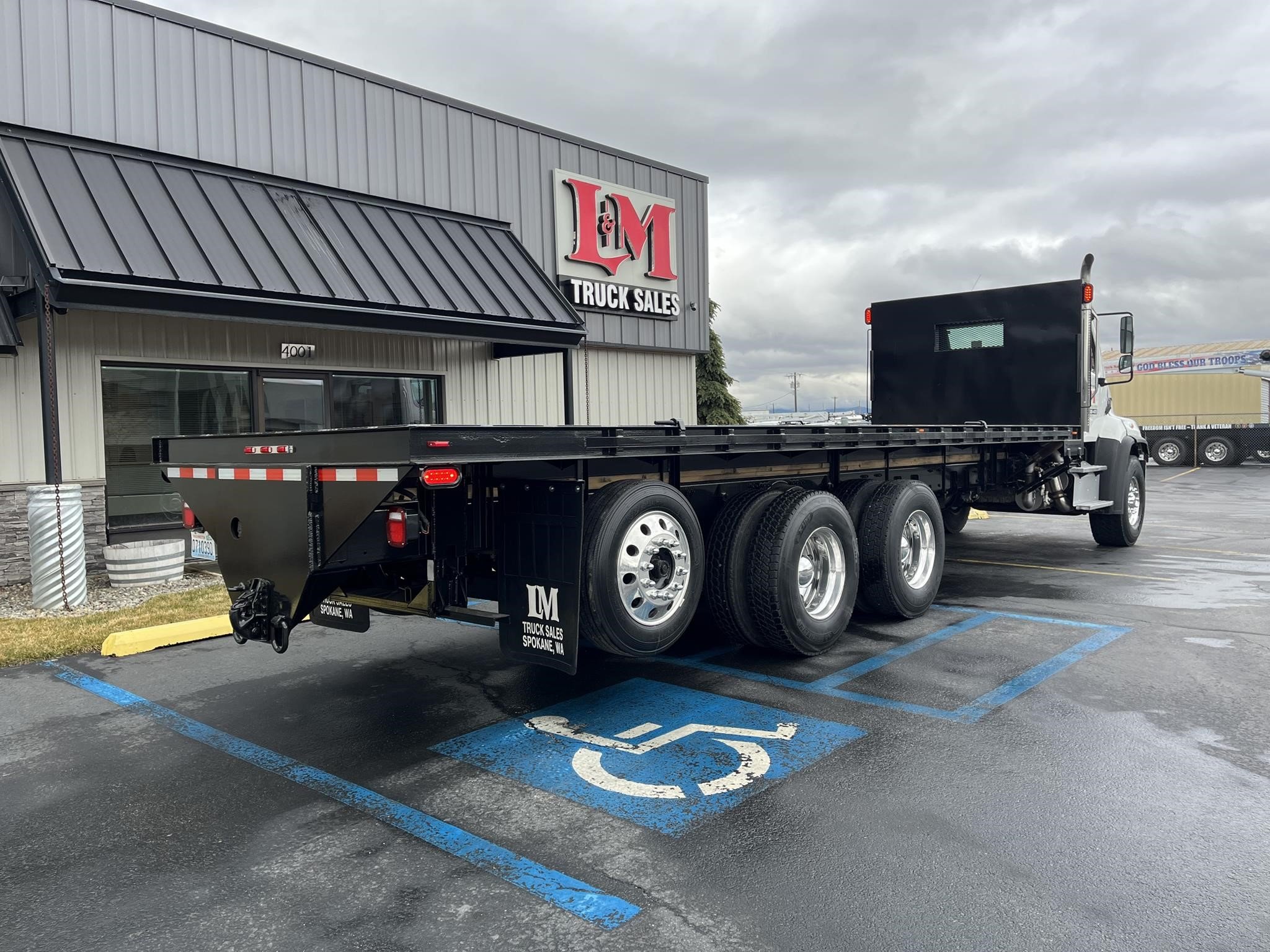 2014 FREIGHTLINER 108SD - image 3 of 6