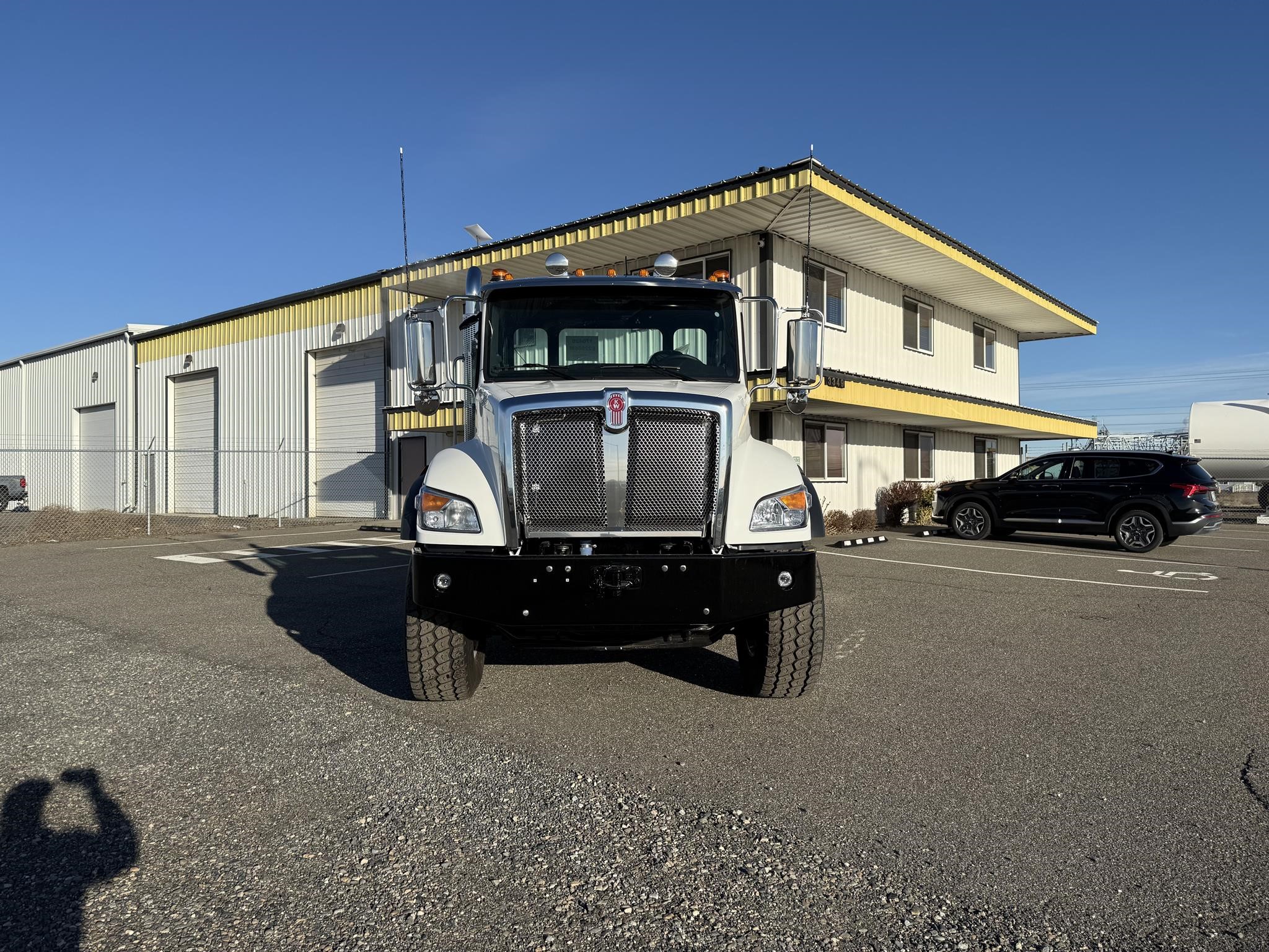 2025 KENWORTH T480 - image 2 of 6