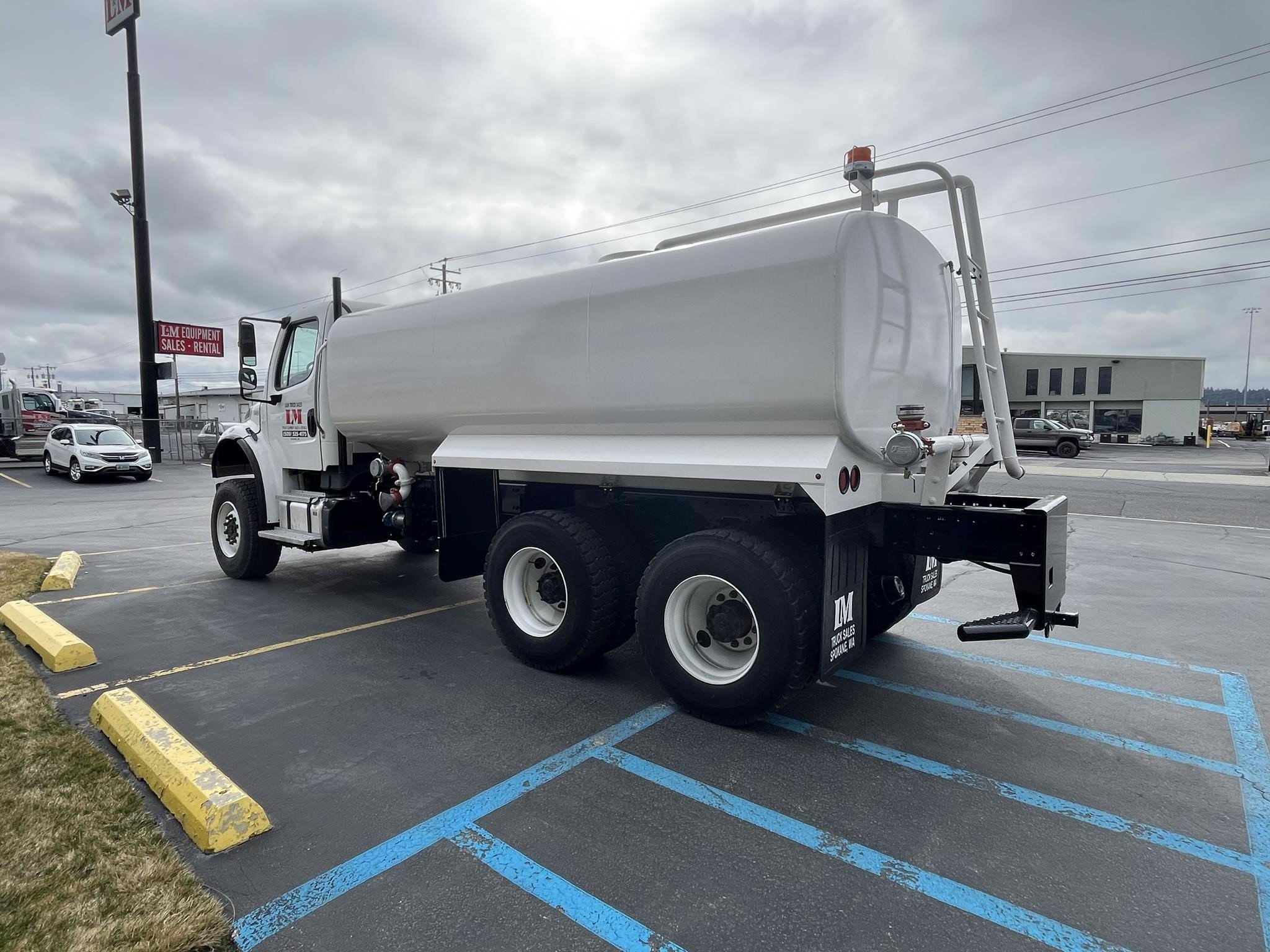 2016 FREIGHTLINER BUSINESS CLASS M2 106 - image 5 of 6