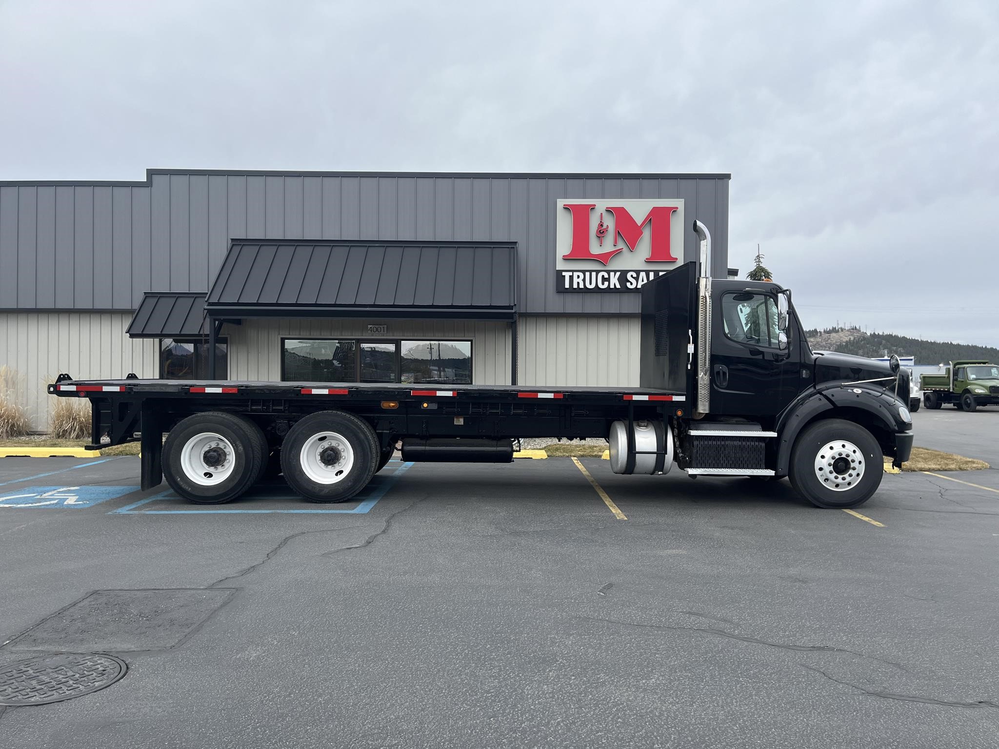 2014 FREIGHTLINER BUSINESS CLASS M2 112 - image 2 of 6