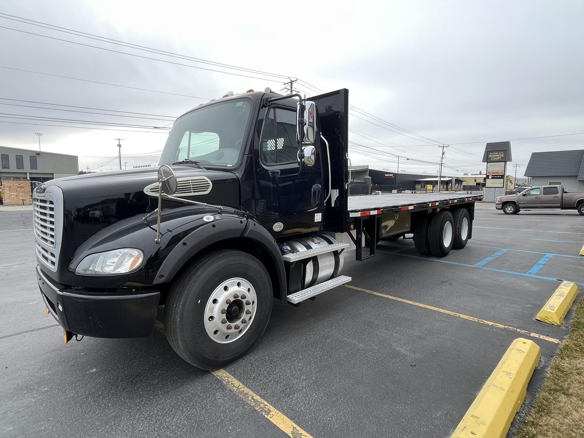 2014 FREIGHTLINER BUSINESS CLASS M2 112 - image 3 of 6