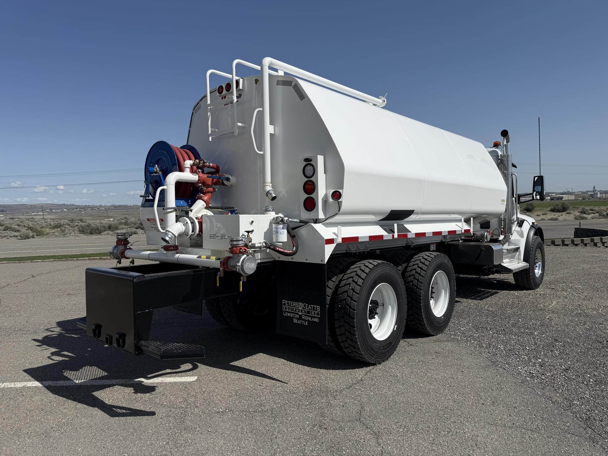 2025 PETERBILT 548 - image 5 of 6