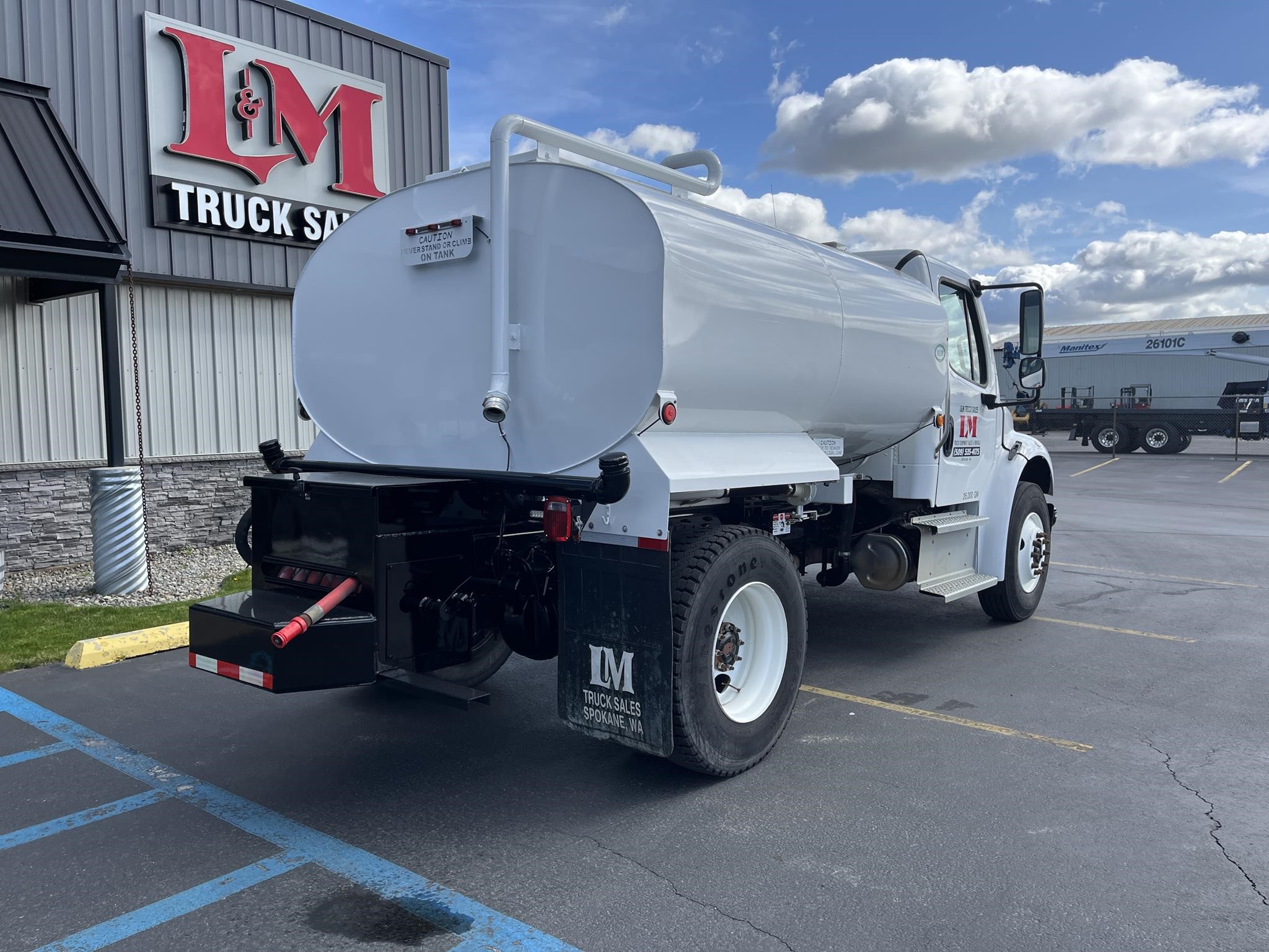 2019 FREIGHTLINER BUSINESS CLASS M2 106 - image 3 of 5