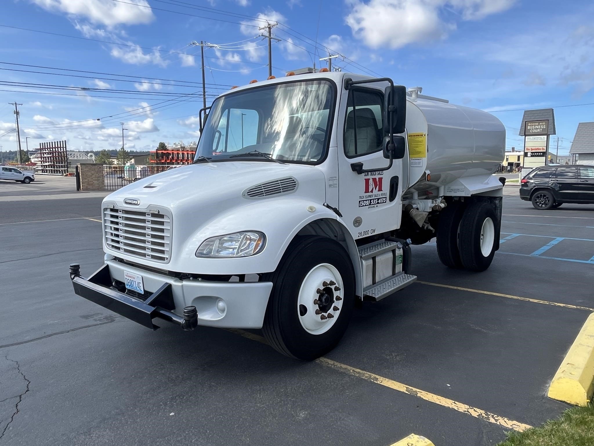 2019 FREIGHTLINER BUSINESS CLASS M2 106 - image 4 of 5