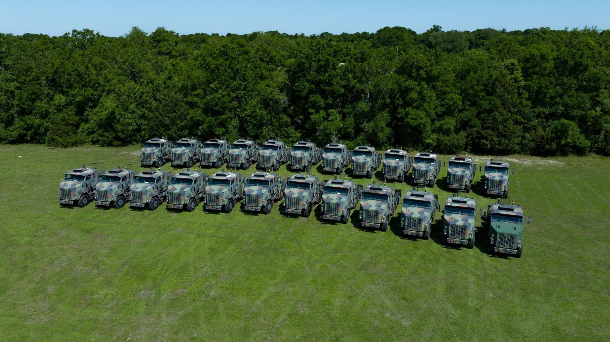 2009 OSHKOSH M1070 - image 1 of 6