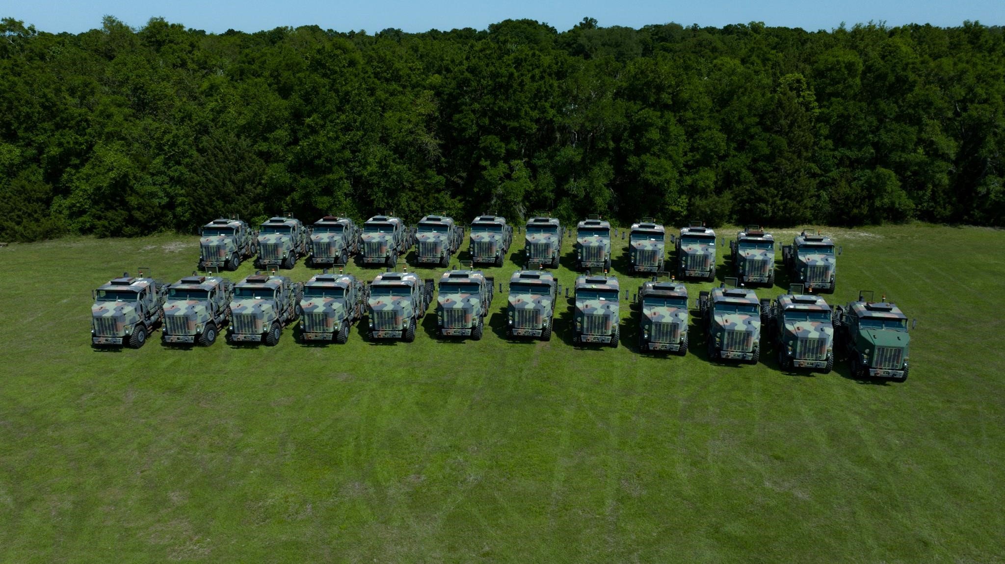 2009 OSHKOSH M1070 - image 6 of 6
