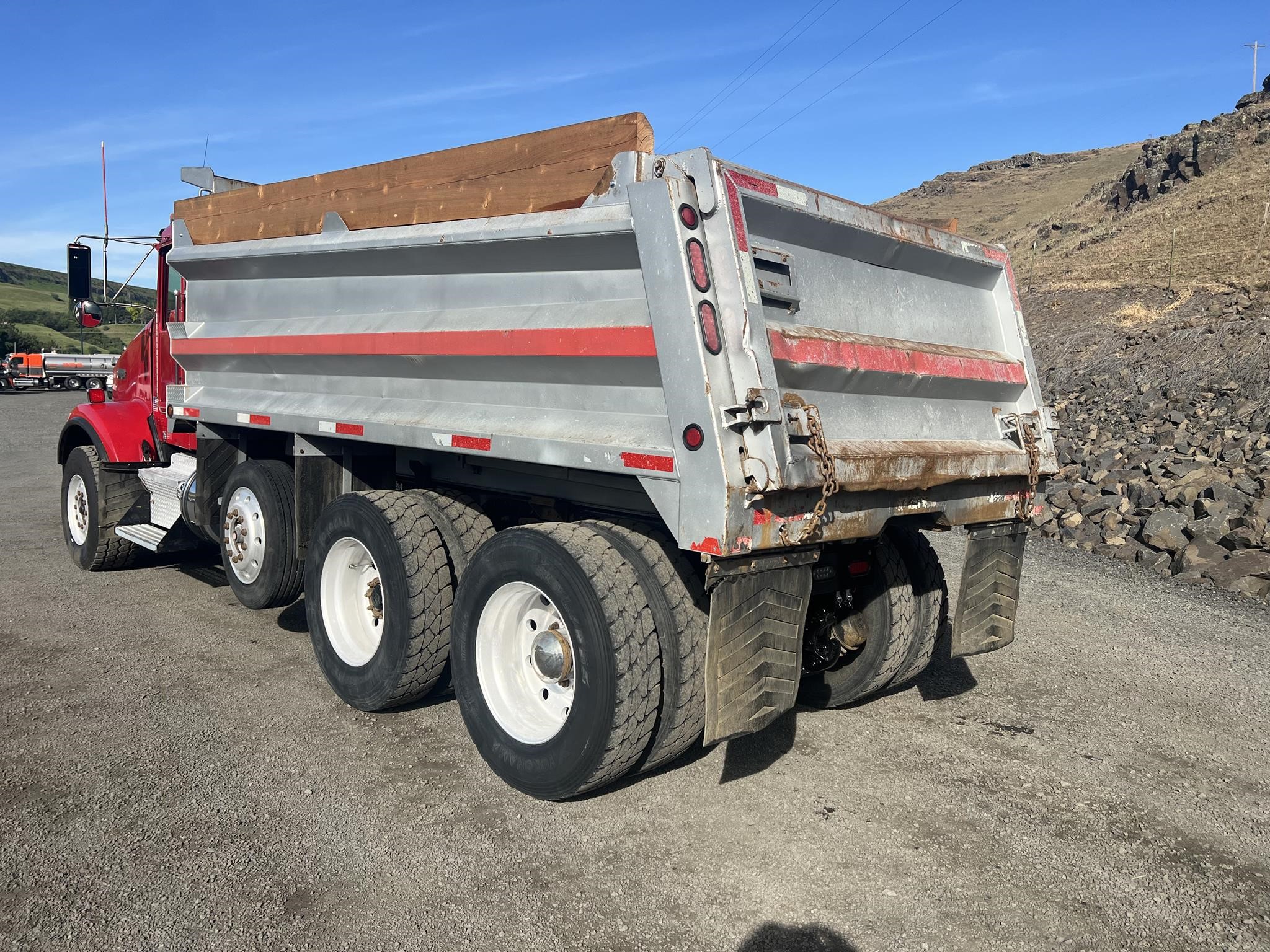 1999 KENWORTH T800 - image 3 of 6