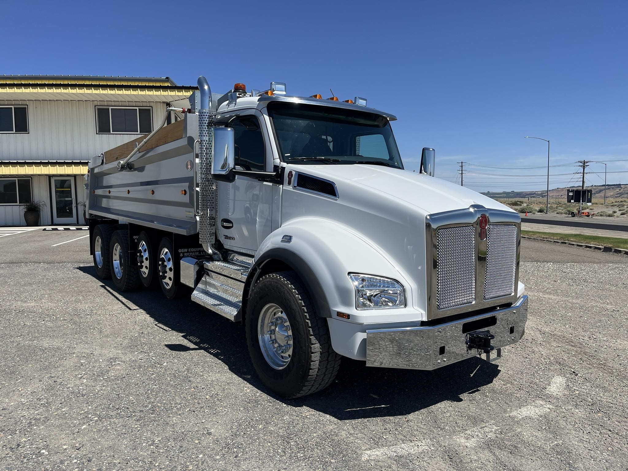 2024 KENWORTH T880 - image 1 of 6