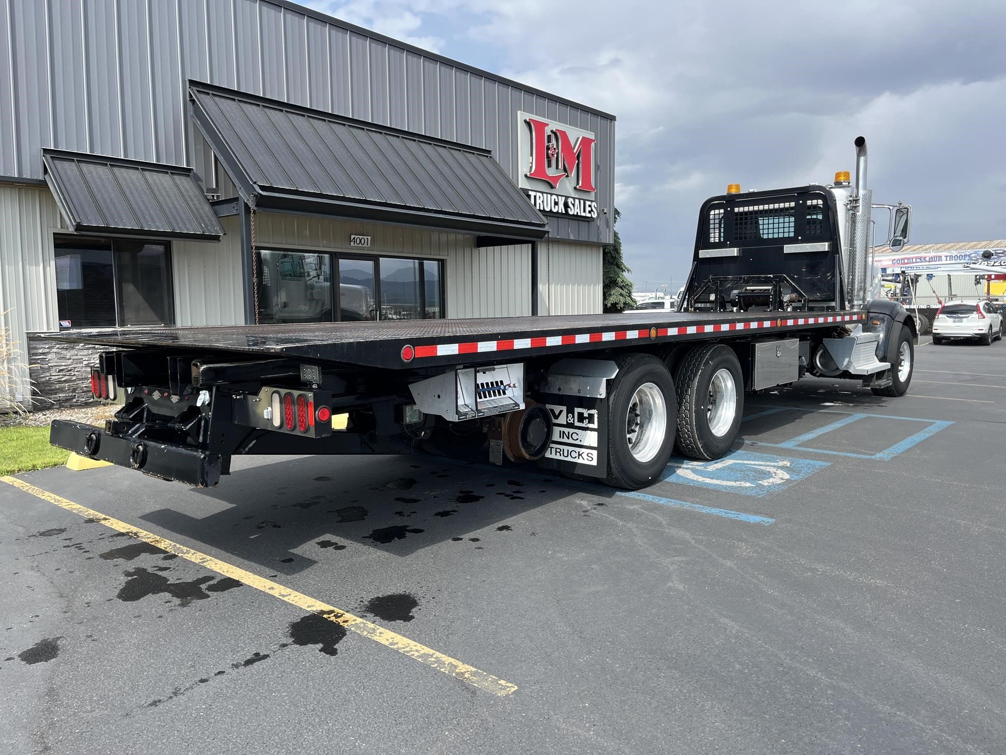 2018 PETERBILT 367 - image 4 of 6