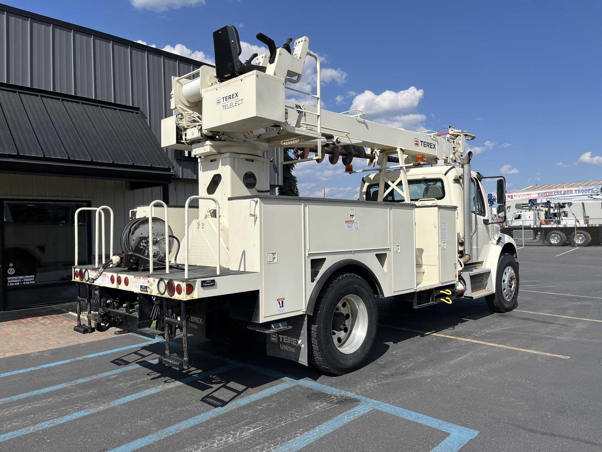 2010 TEREX COMMANDER 4047 - image 3 of 6