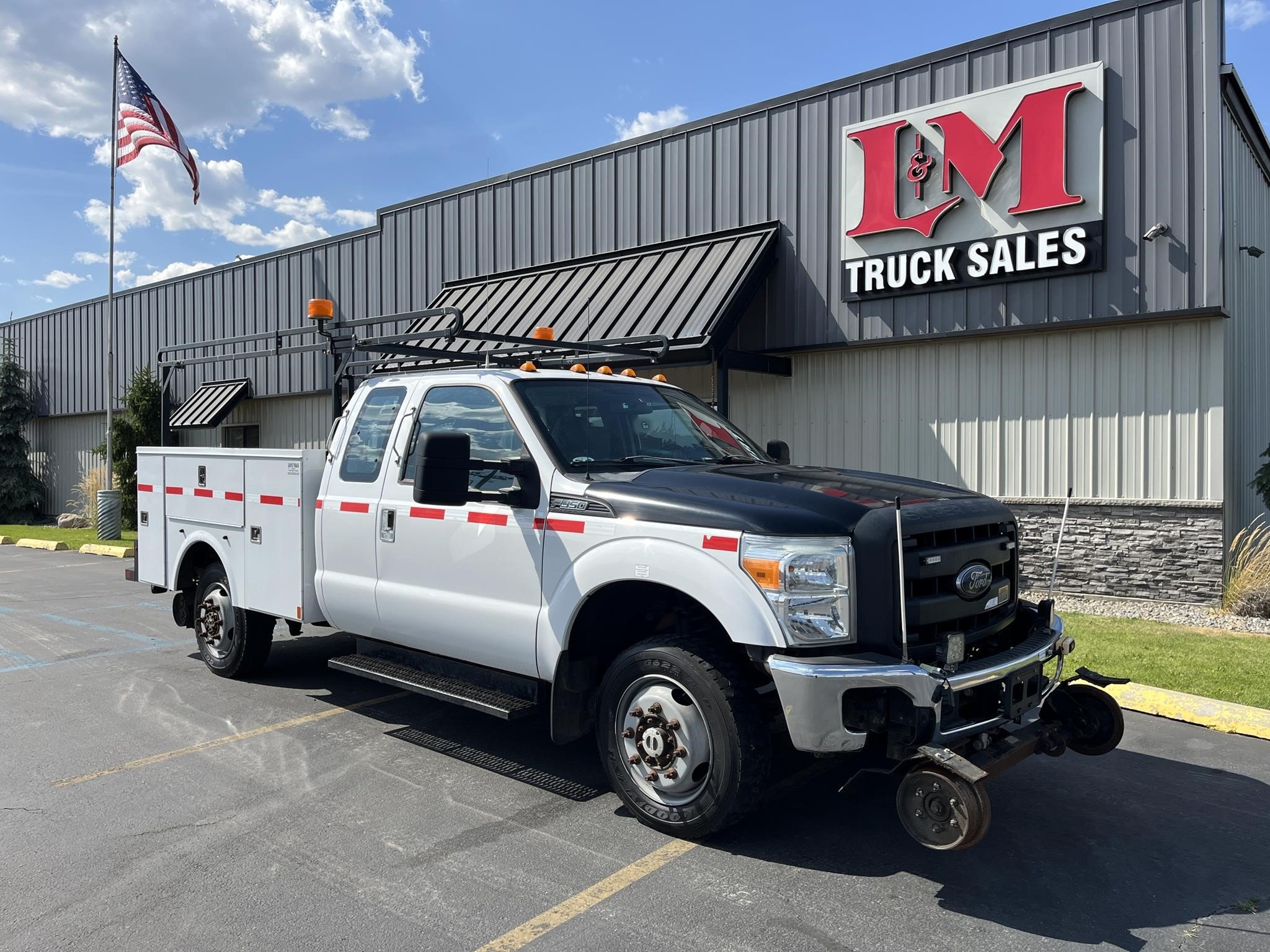 2015 FORD F350 - image 1 of 6