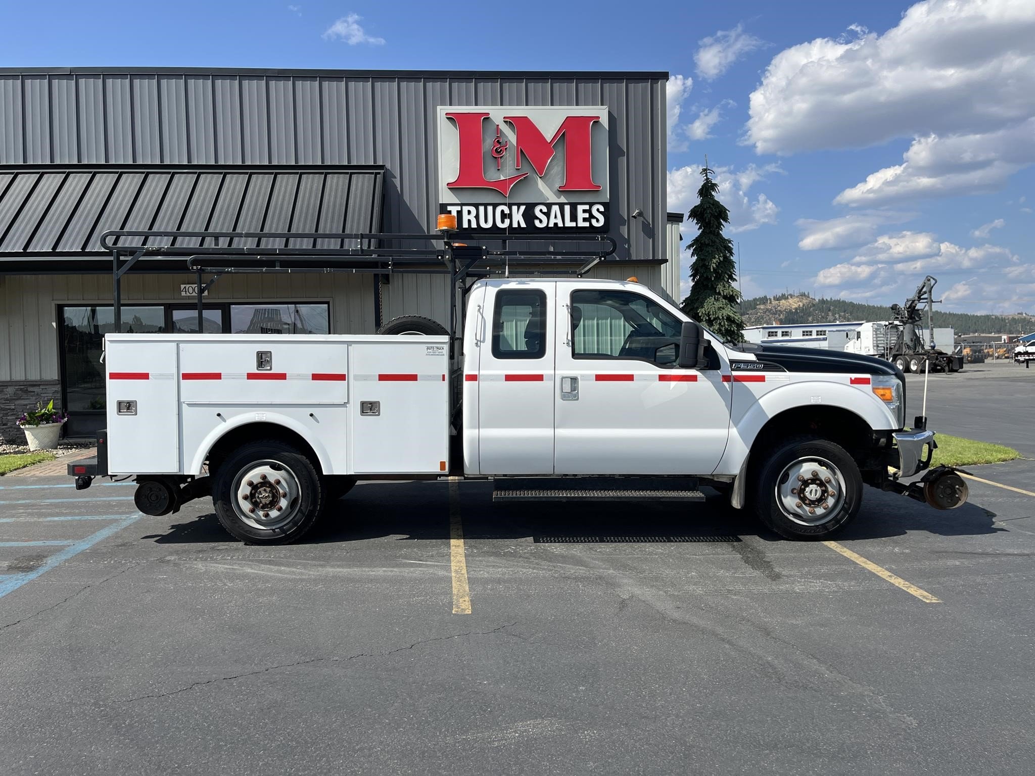 2015 FORD F350 - image 2 of 6