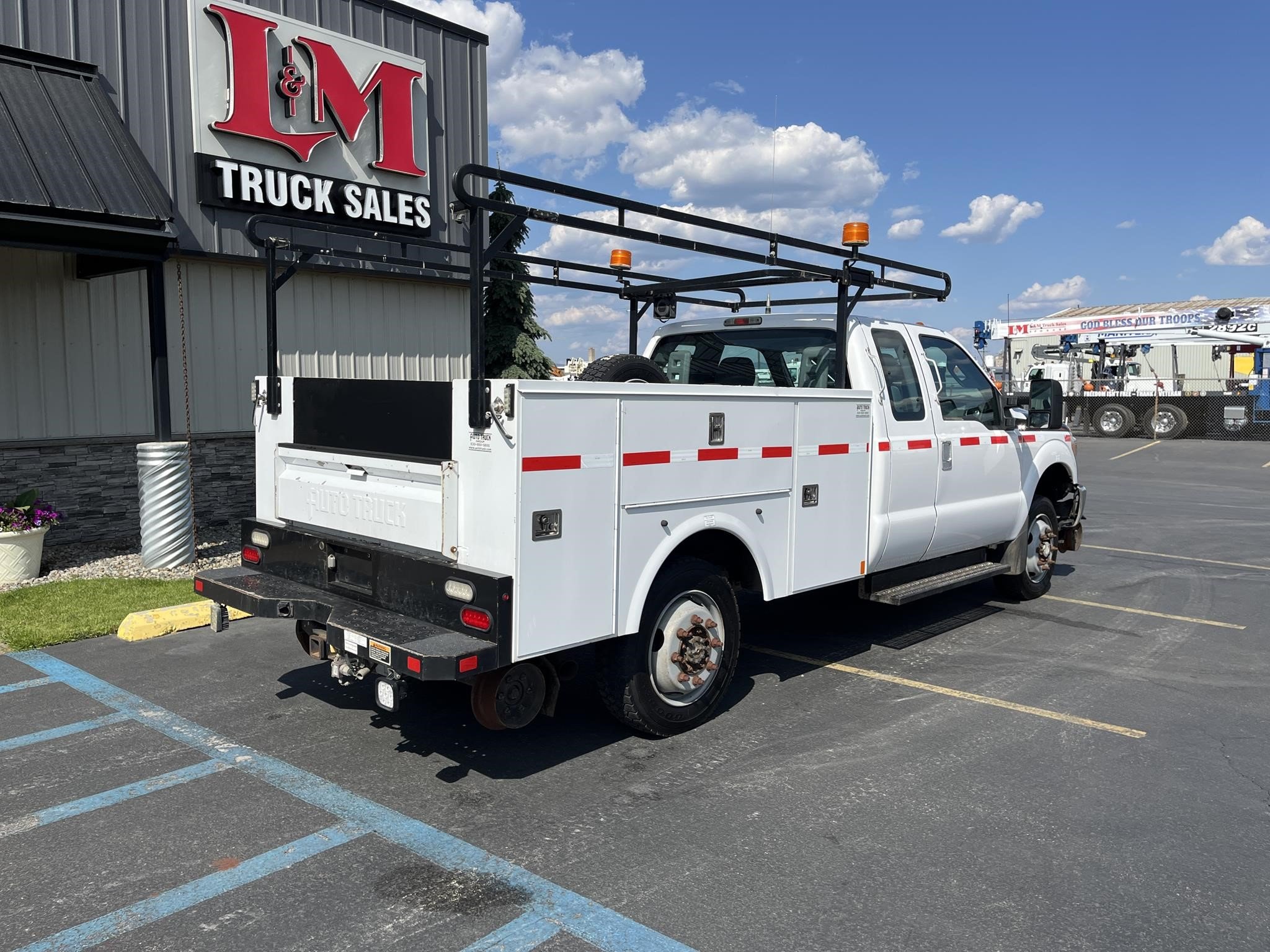 2015 FORD F350 - image 3 of 6