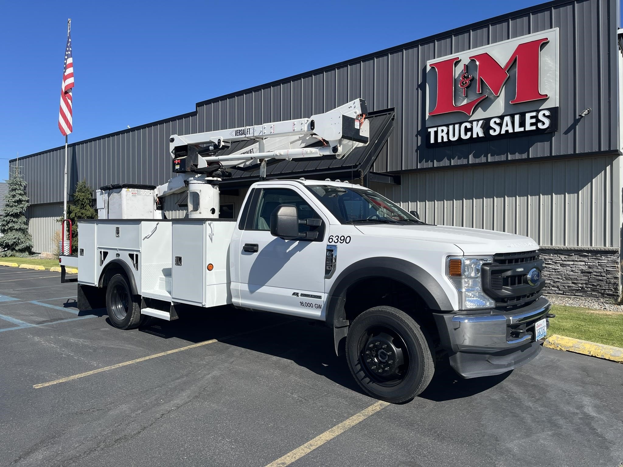 2021 VERSALIFT SST40EIH - image 1 of 6