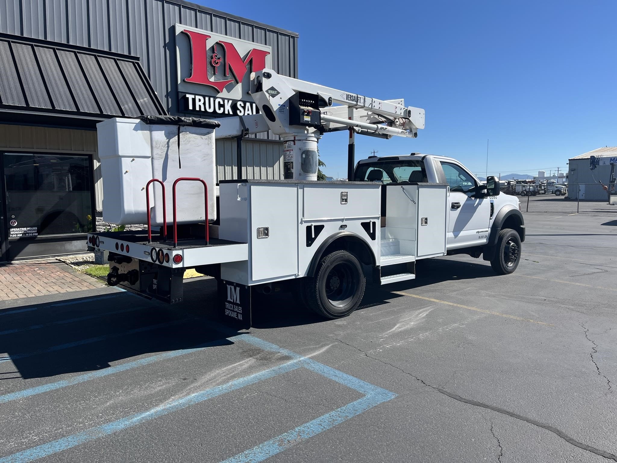 2021 VERSALIFT SST40EIH - image 3 of 6